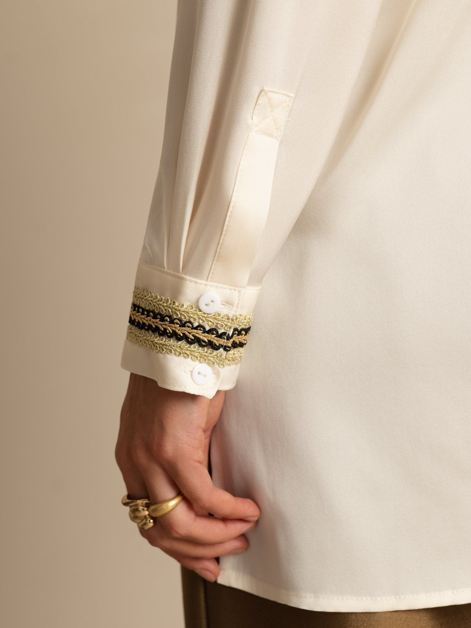 [Merenhelmi] SilkSilky-FI 19Momme Silkki Pitkähihainen Pystykaulus Pusero 006