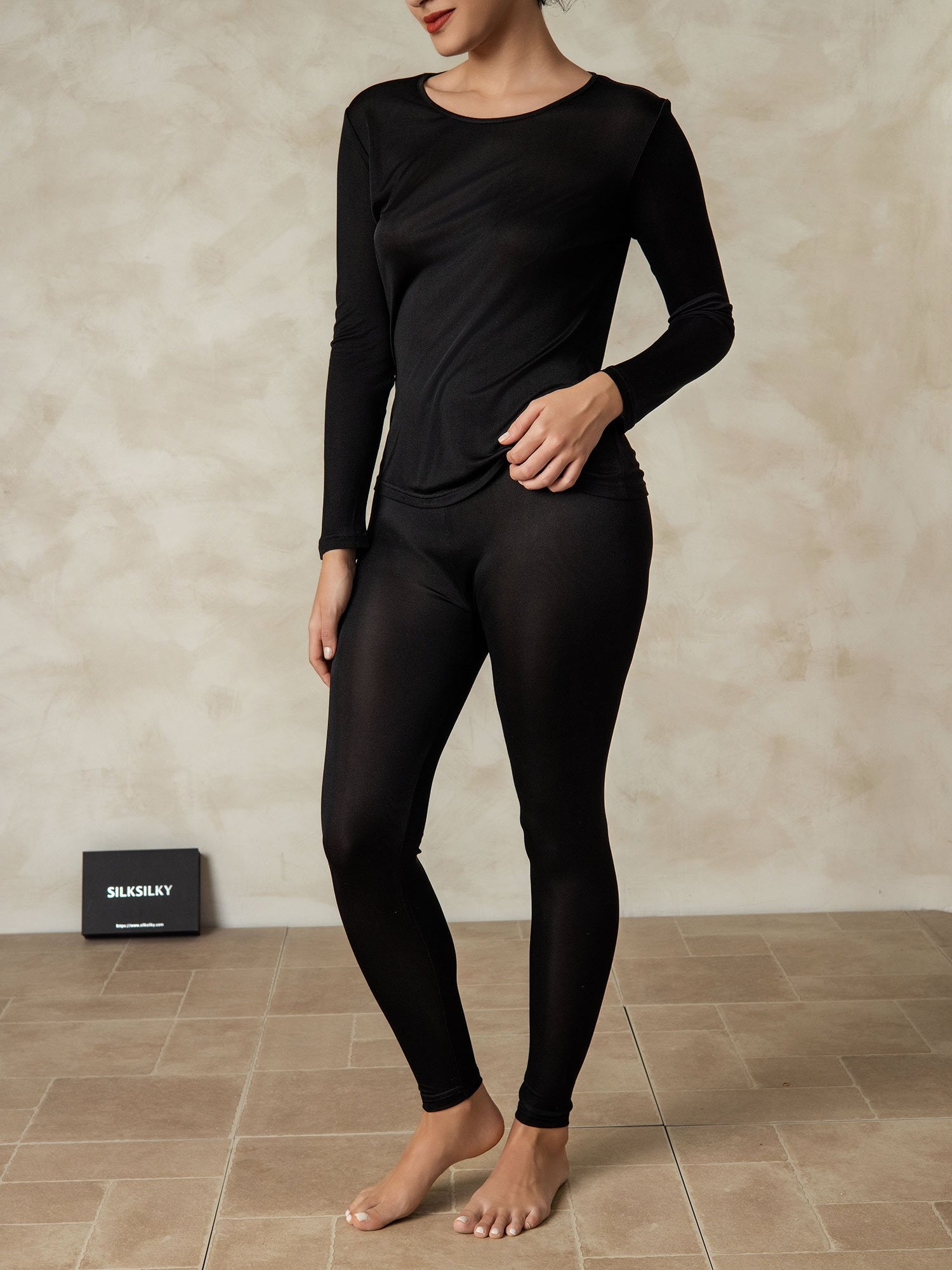 [Musta] SilkSilky-FI Womens Pajamas 004