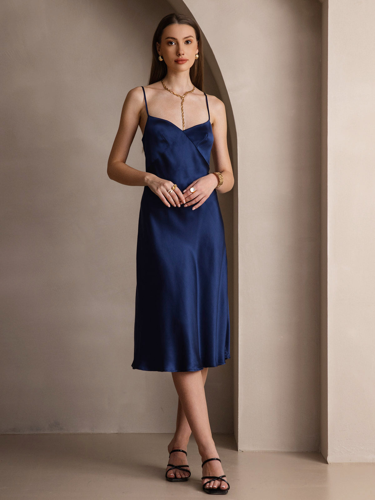[Tummansininen] SilkSilky-FI 19Momme Dress 005