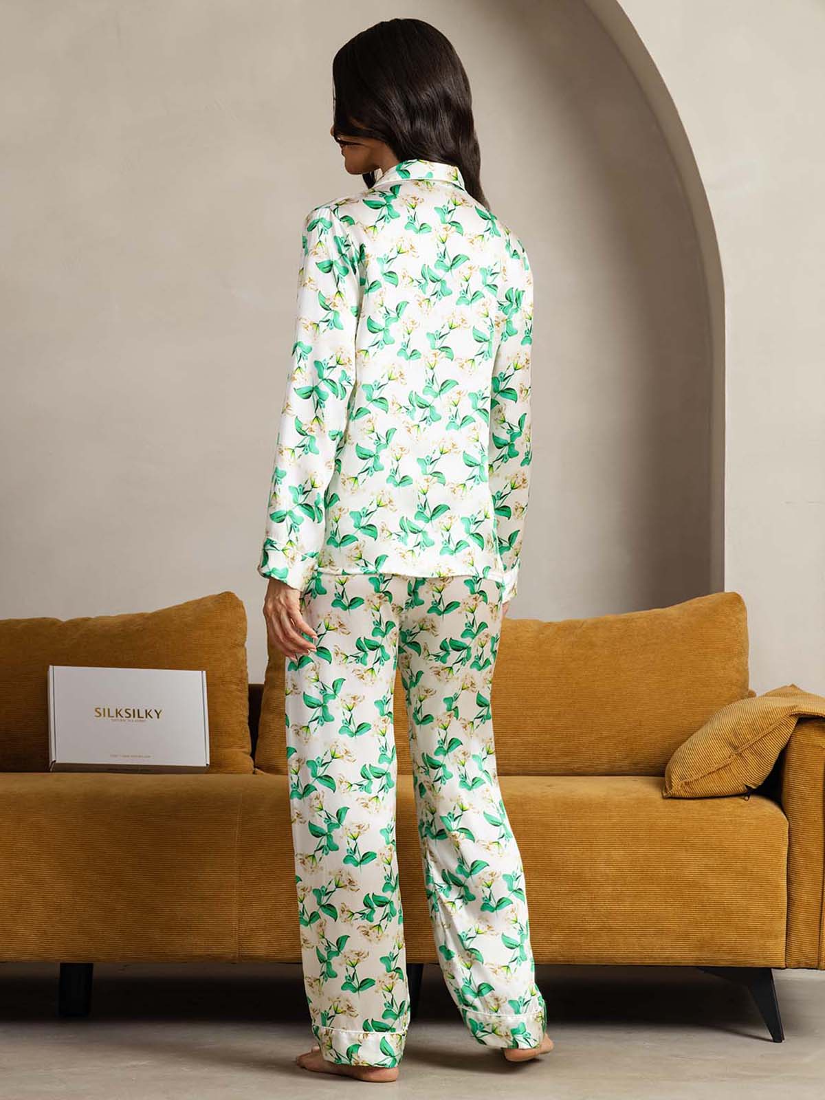 [Vihreä Kukka] SilkSilky-FI Womens Pajamas 002