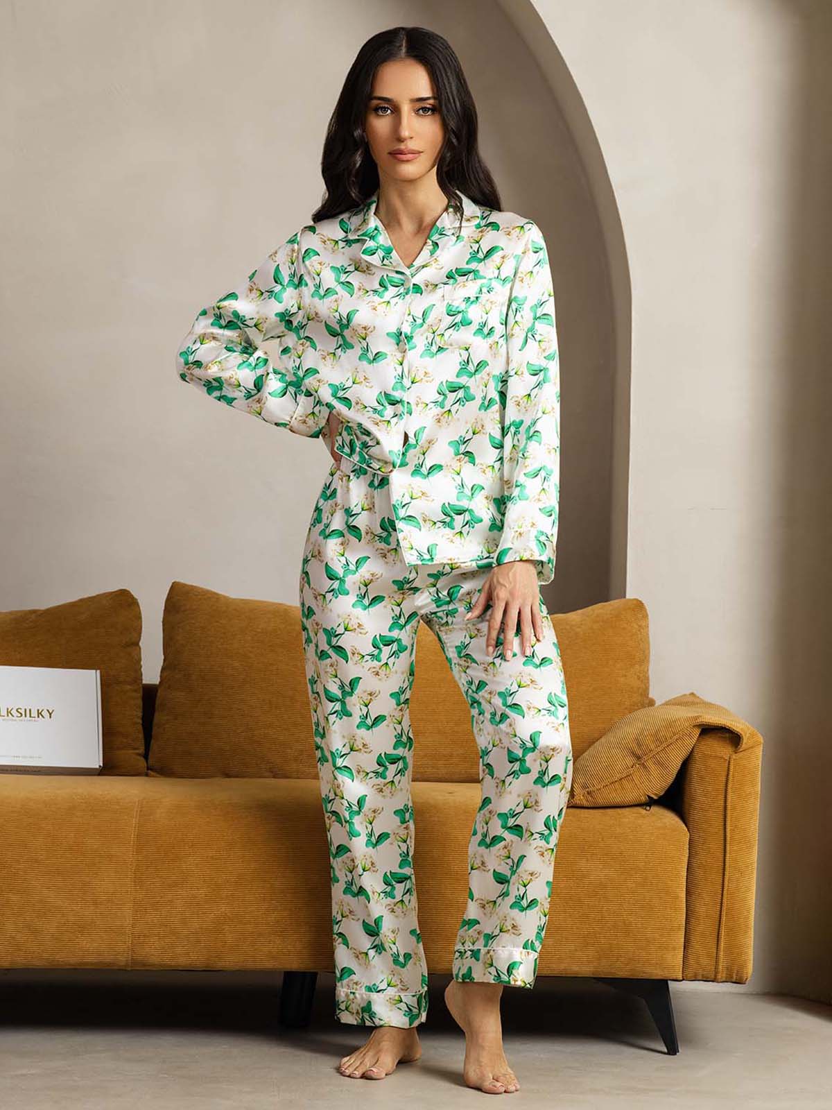 [Vihreä Kukka] SilkSilky-FI Womens Pajamas 001