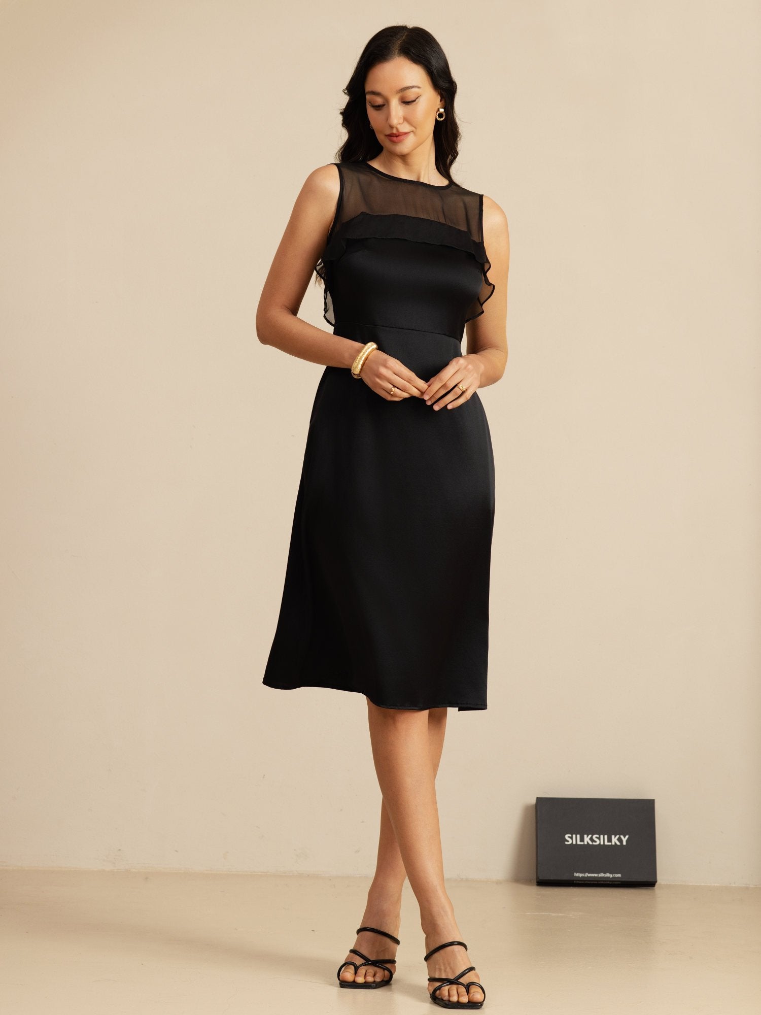 [Musta] SilkSilky-FI 19Momme Sleeveless Illusion Neck Mekko 007