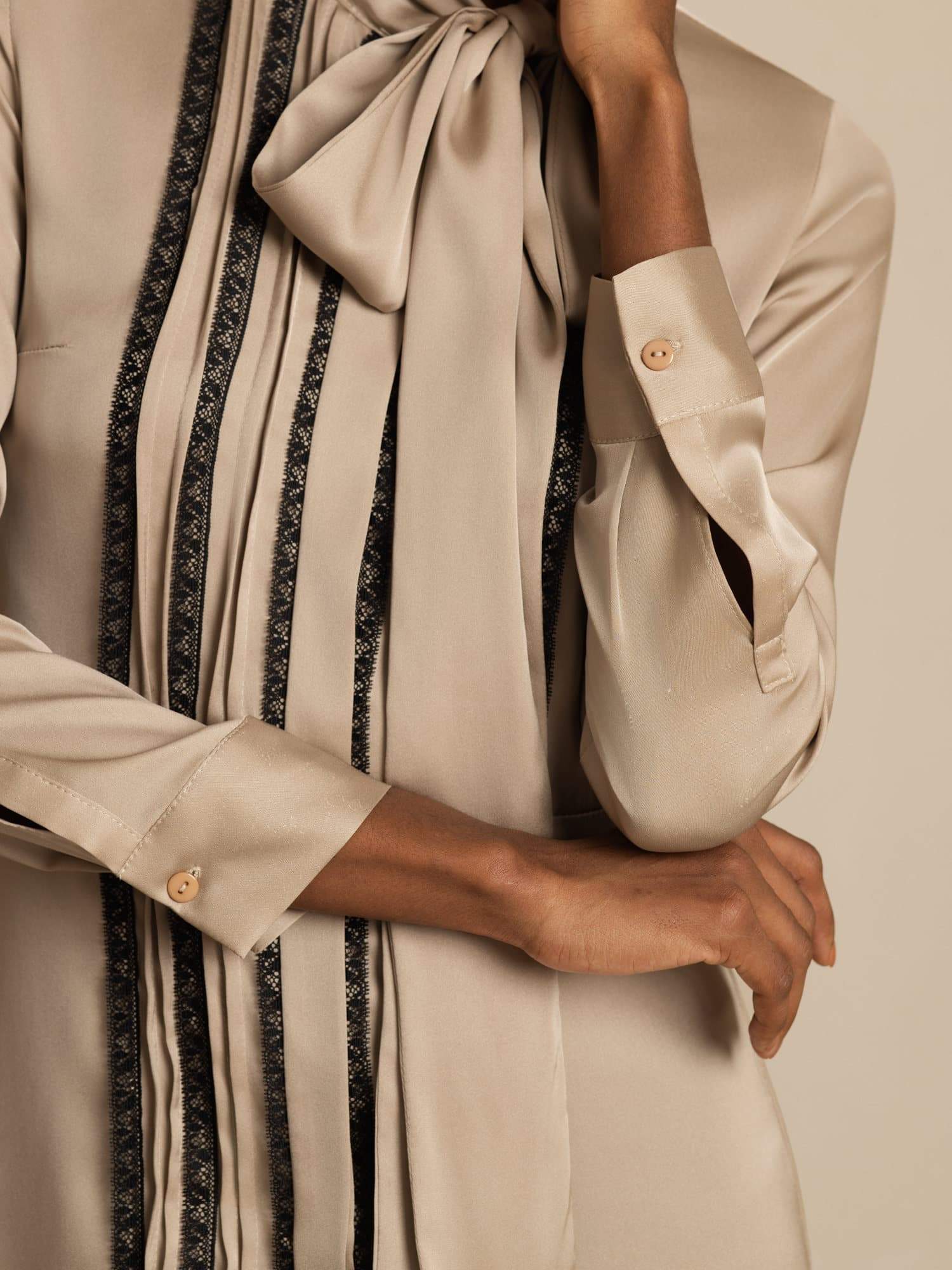 [Tan] SilkSilky-FI 19Momme Silkki Pitkähihainen Solmukaulus Mekko 005