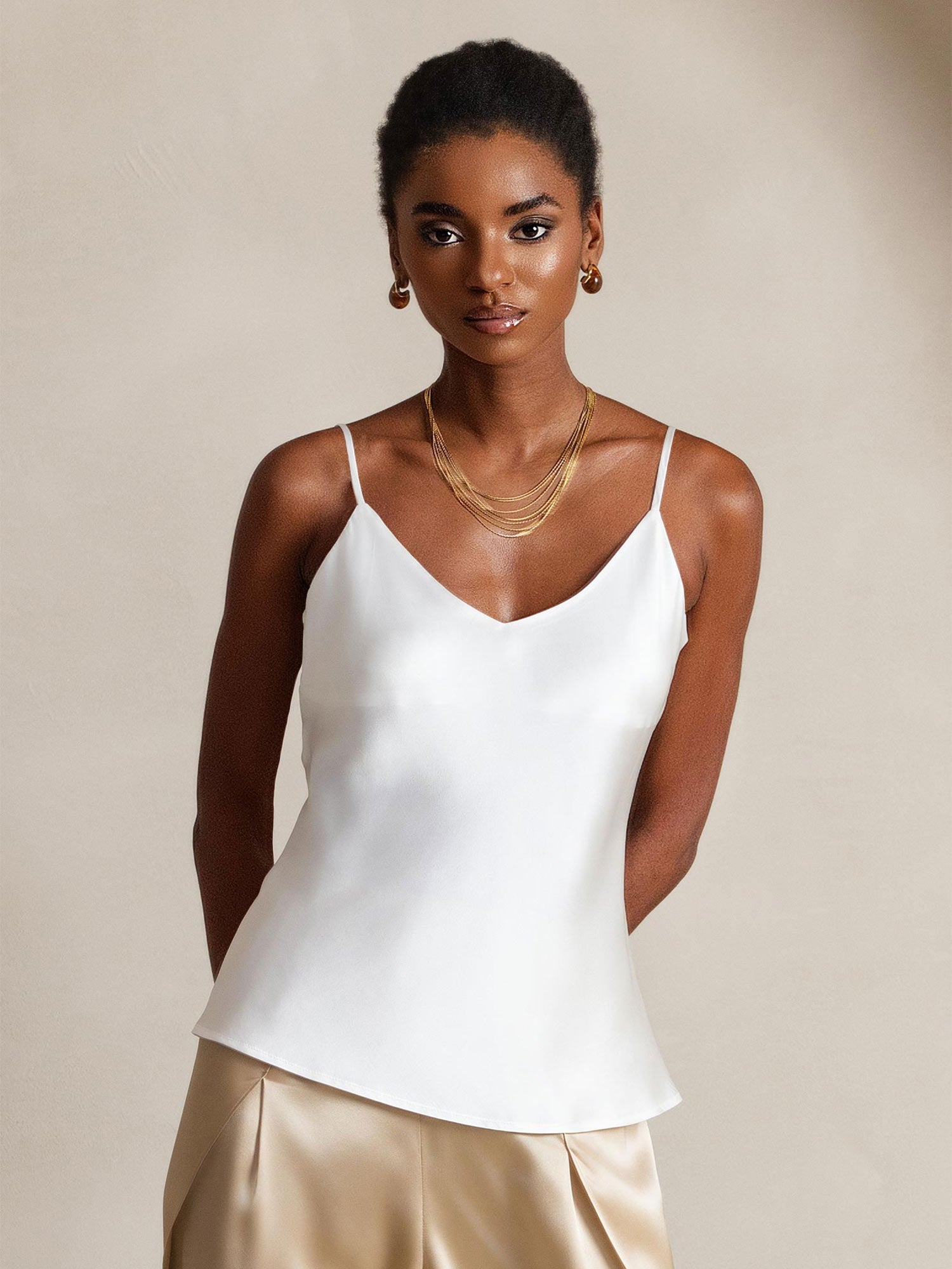 [Valkoinen] SilkSilky-FI Spaghetti Strap V Neck Camisole Top 001
