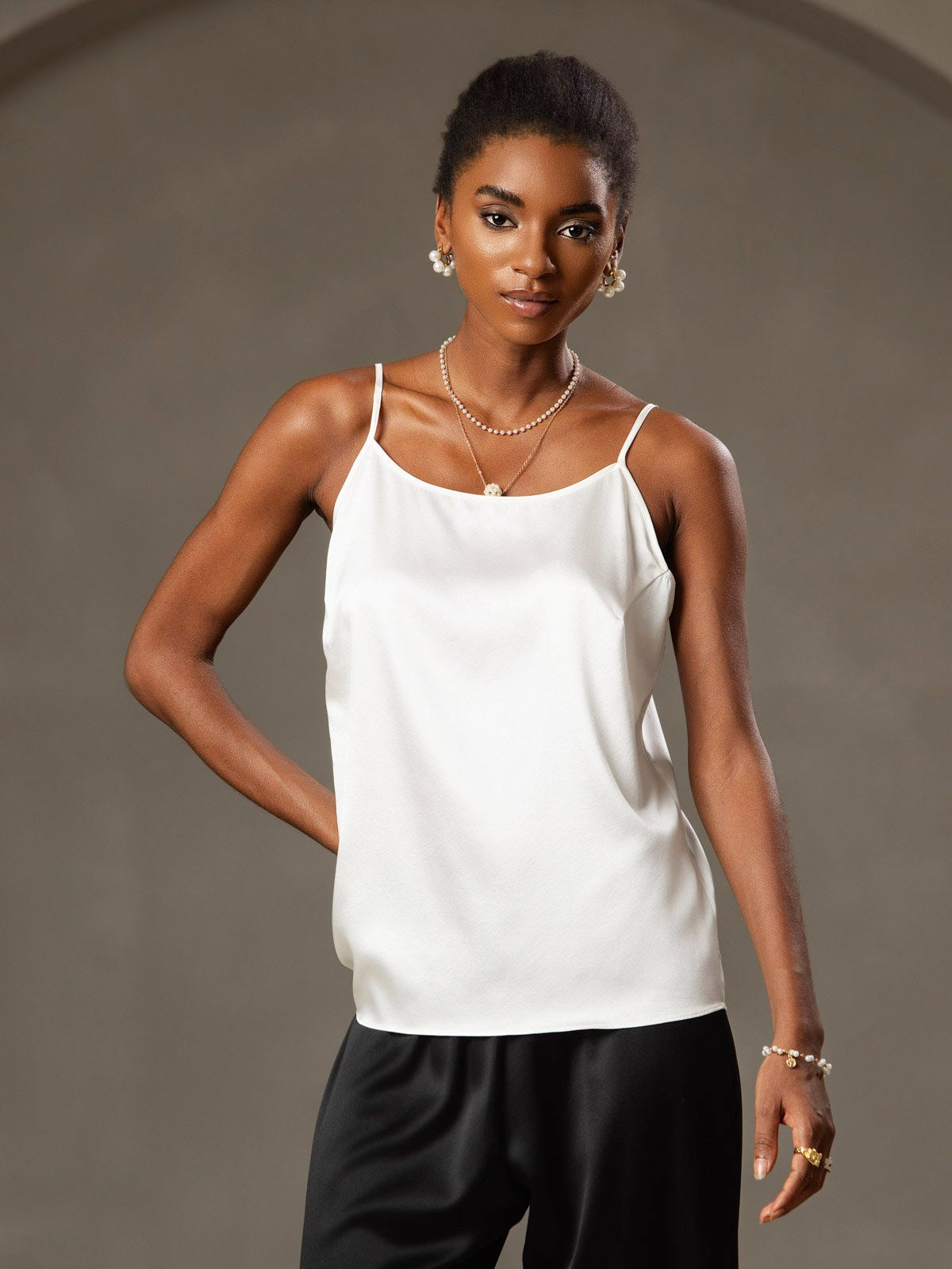 [Valkoinen] SilkSilky-FI Spaghetti Strap Camisole Top 001