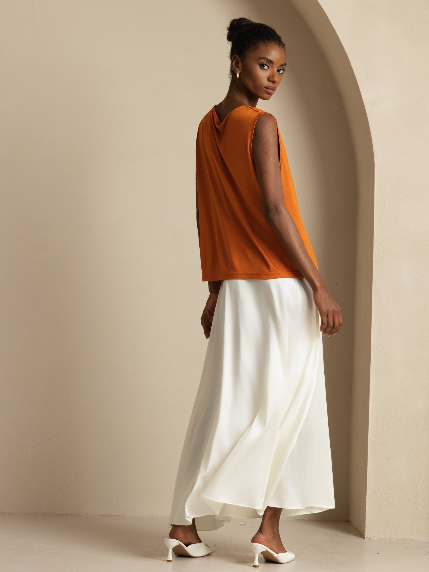 [Oranssi] SilkSilky-FI Silkki Hihaton Vesiputouspääntie Naisten T-paita 002