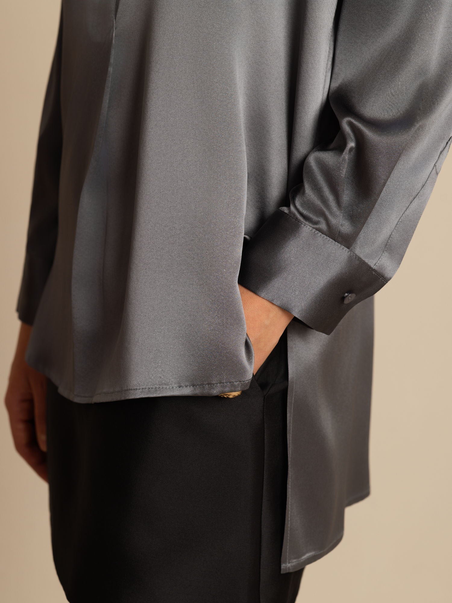 [Tumman Harmaa] SilkSilky-FI 19Momme Silkki Pitkähihainen Pystykaulus Pusero 008