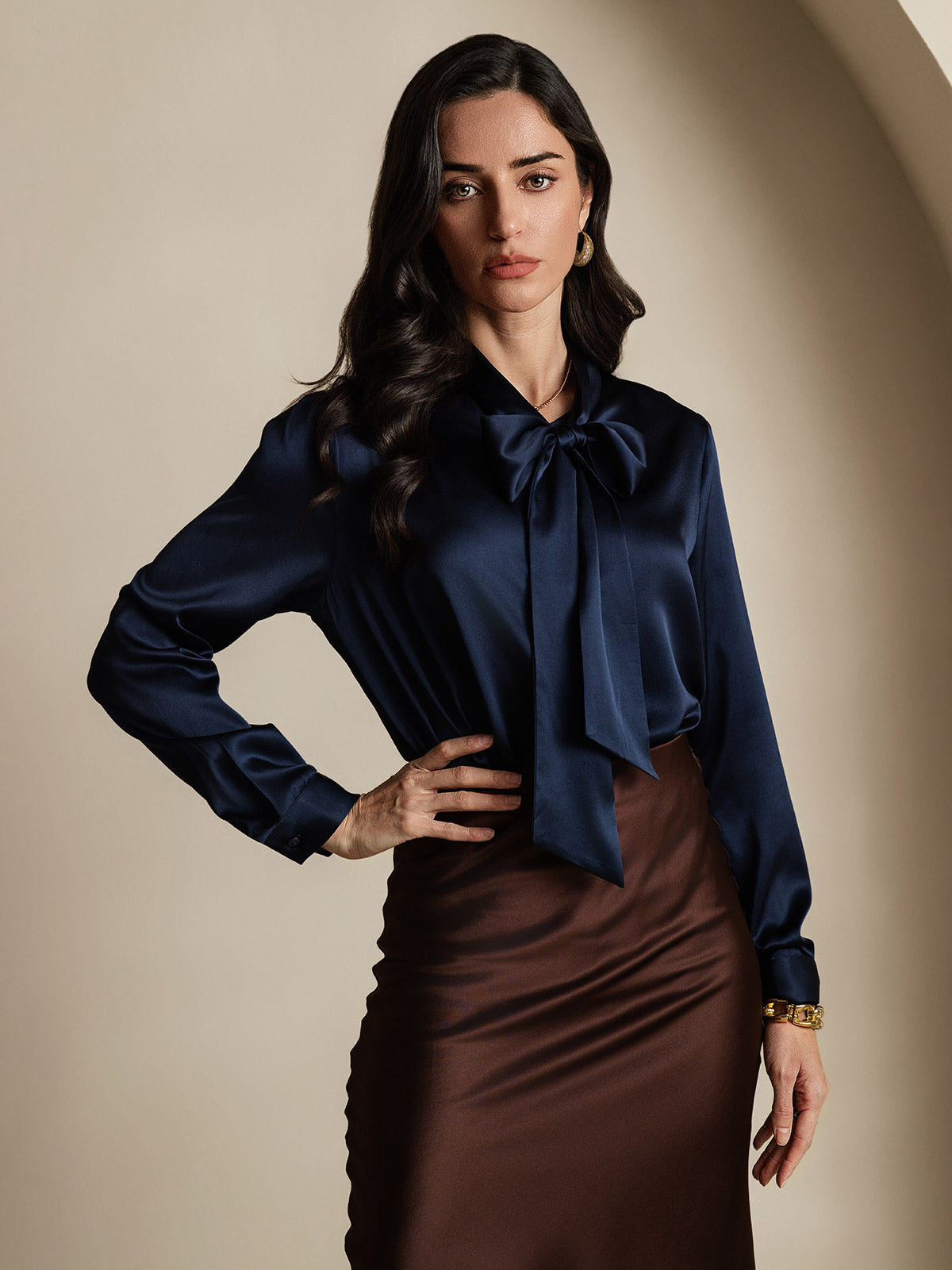 [Tummansininen] SilkSilky-FI 19Momme Silk Long Sleeve Tie Neck Naisten paita 004