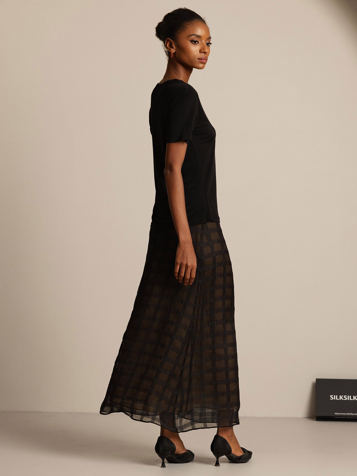 [Musta] SilkSilky-FI Womens T-Shirt 005,