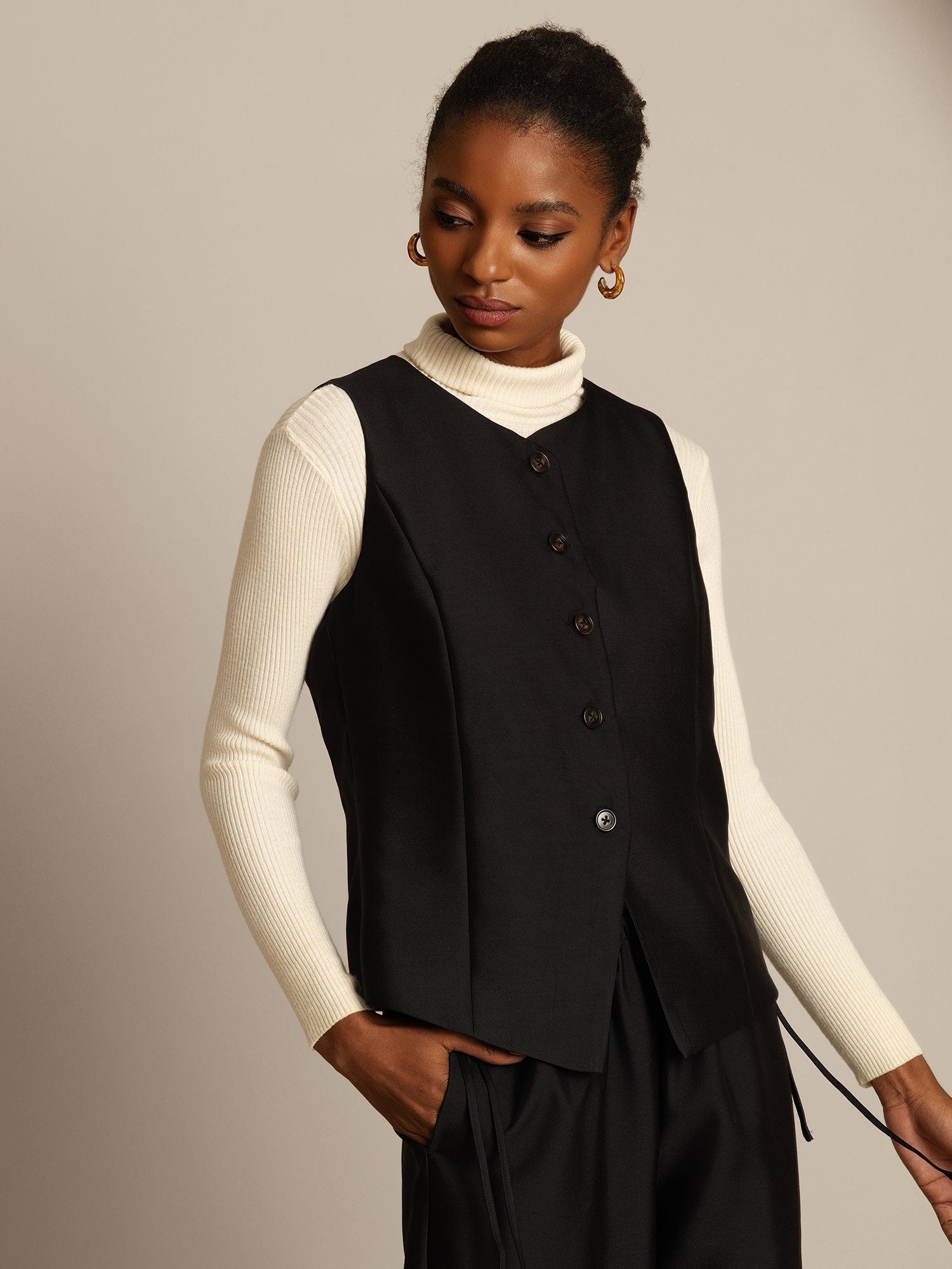 [Musta] SilkSilky-FI 32Momme Silk-Wool Blend Womens Vest 005,