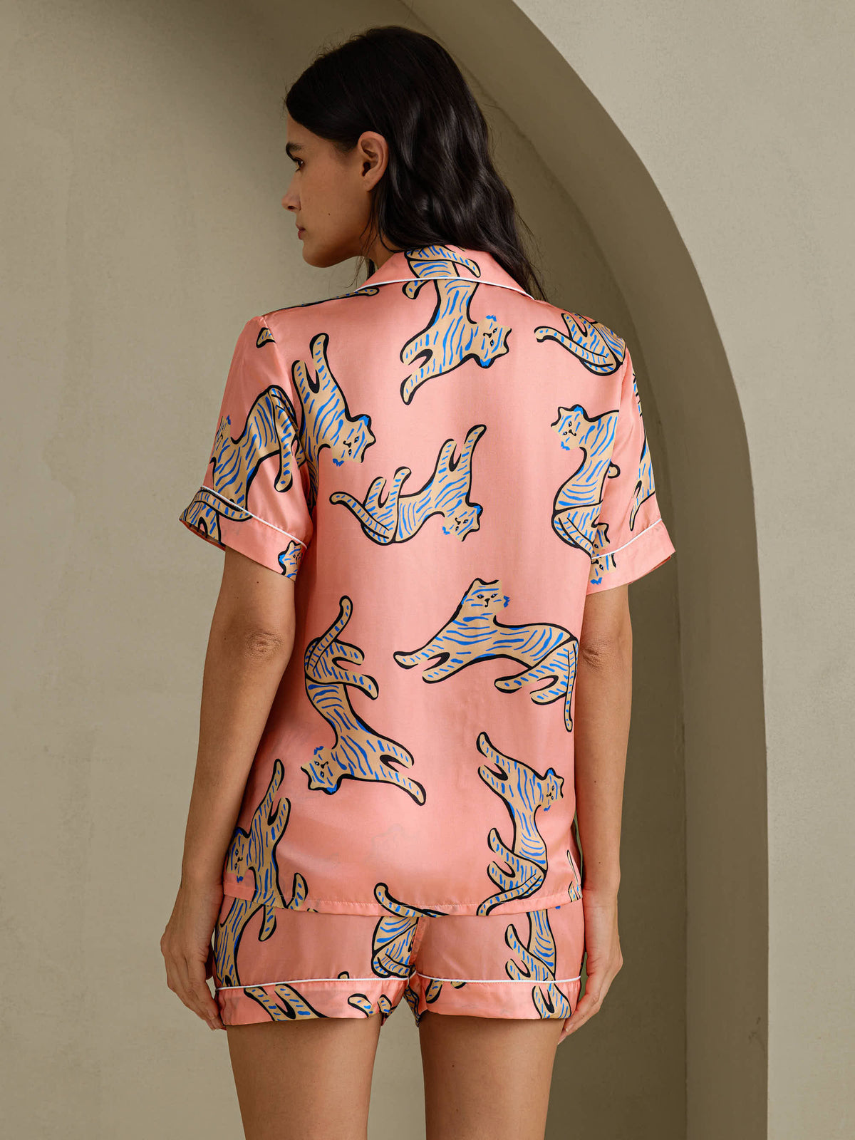 [Vaaleanpunainen Kissa] SilkSilky-FI Short Sleeve Lapel Collar Naisten Pyjamat 002