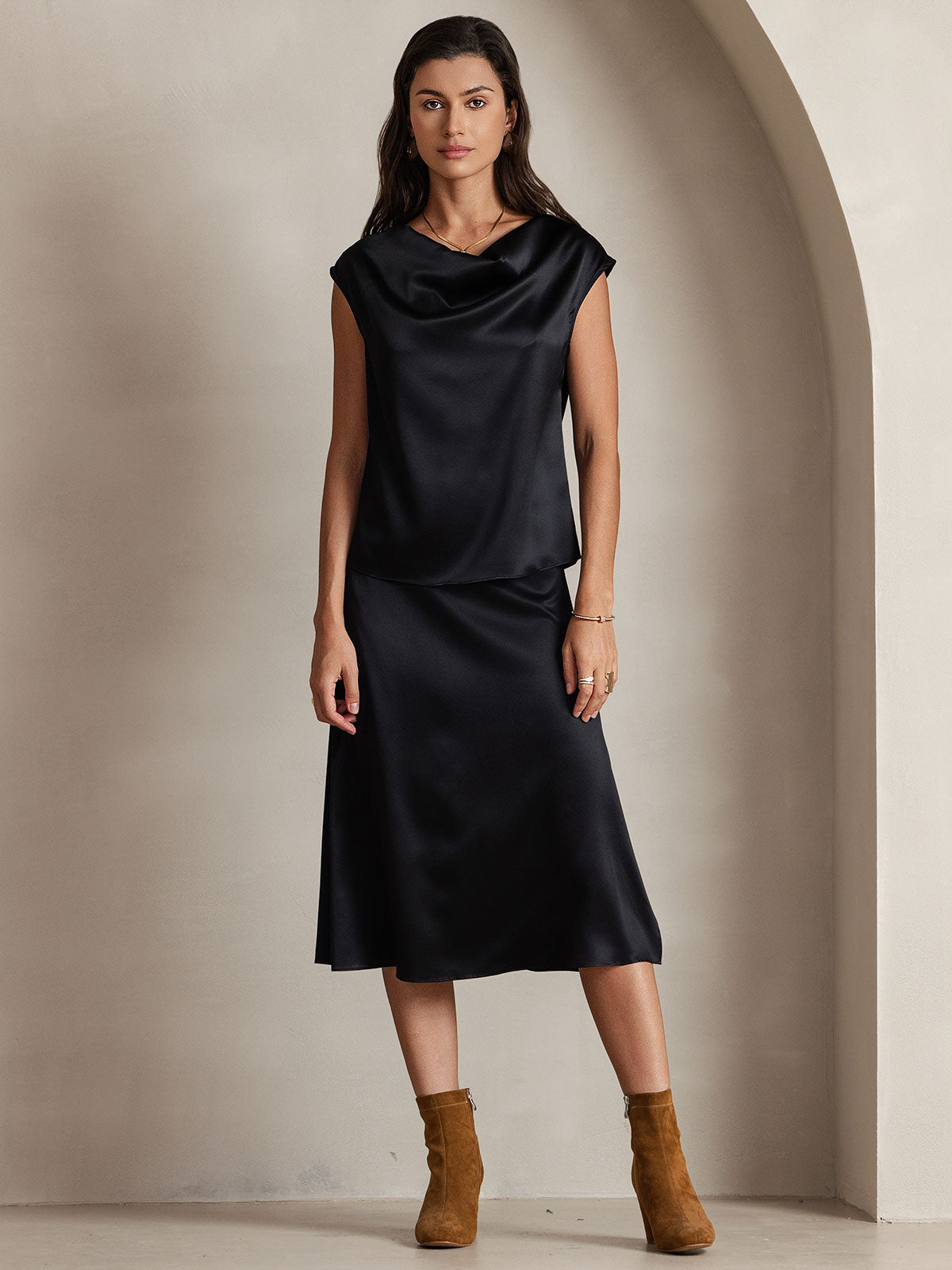 [Musta] SilkSilky-FI 19Momme Silk Sleeveless Cowl Neck Naisten T-paita 001