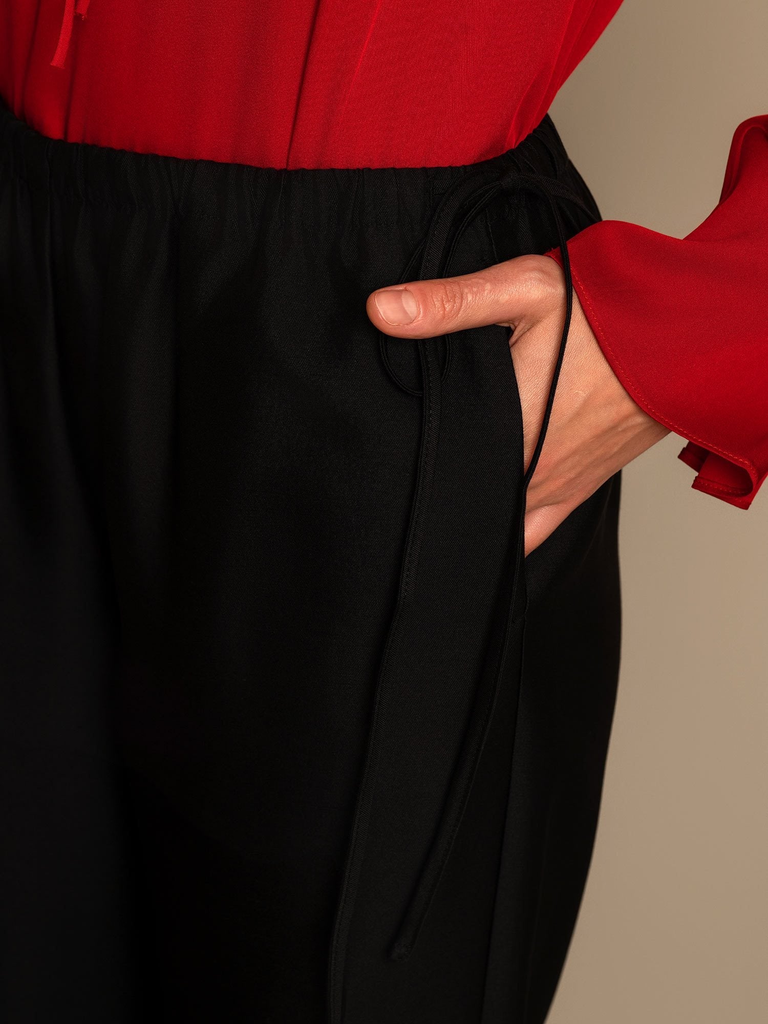 [Musta] SilkSilky-FI 32Momme Silk-Wool Blend Womens Pants 004,