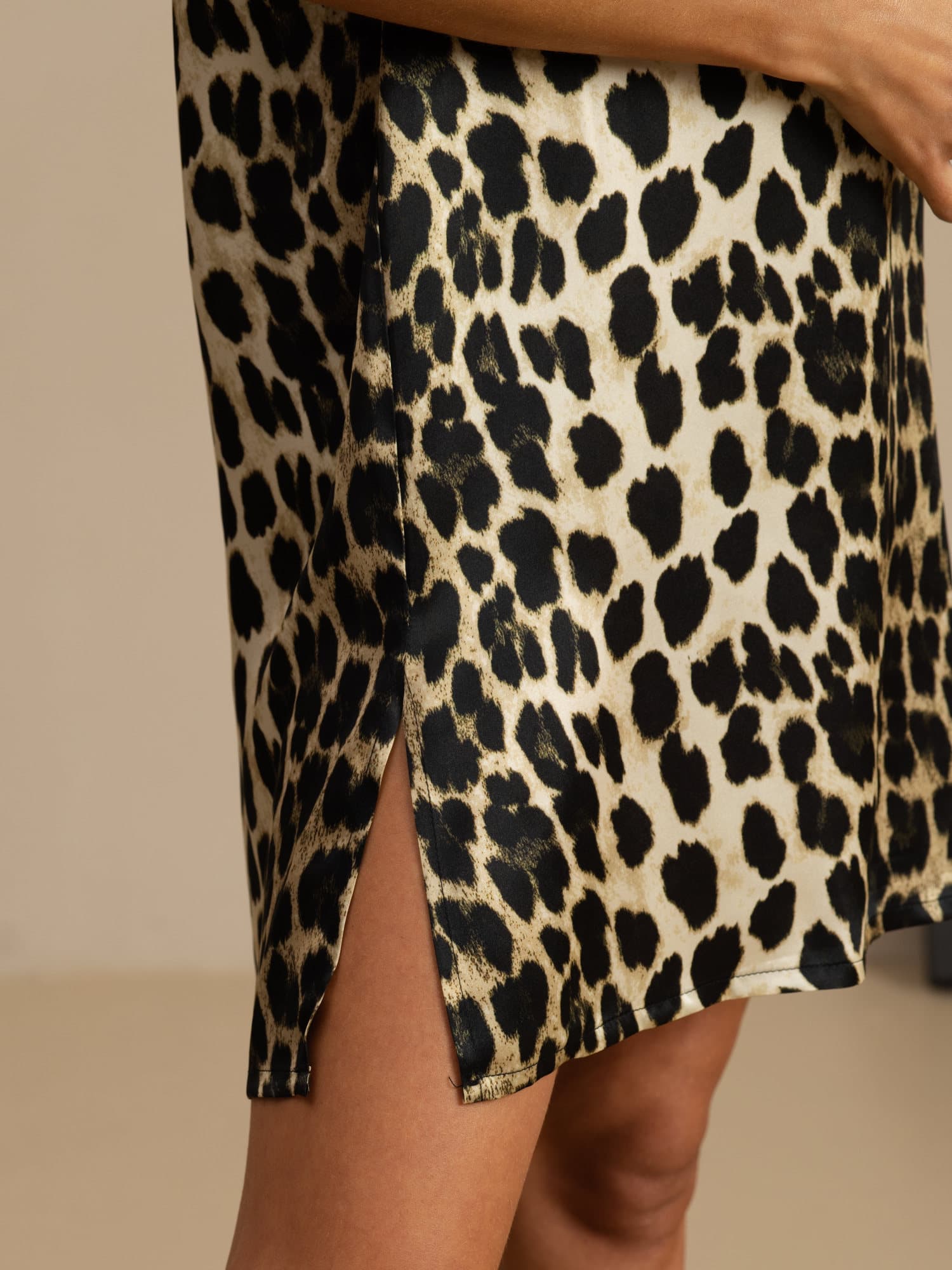 [Leopardi] SilkSilky-FI Pure Silk Nightgown 005