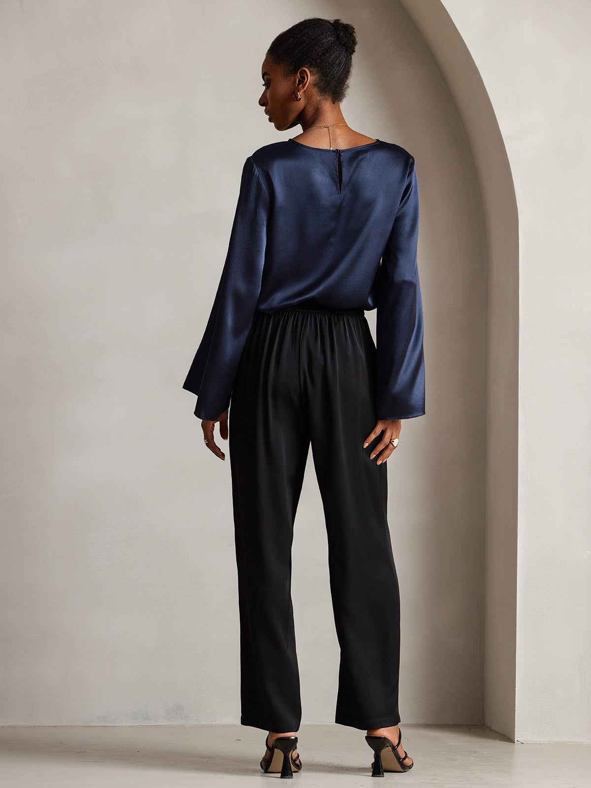 [Tummansininen] SilkSilky-FI 19Momme Pitkähihainen Venekaula-aukko Pusero 002