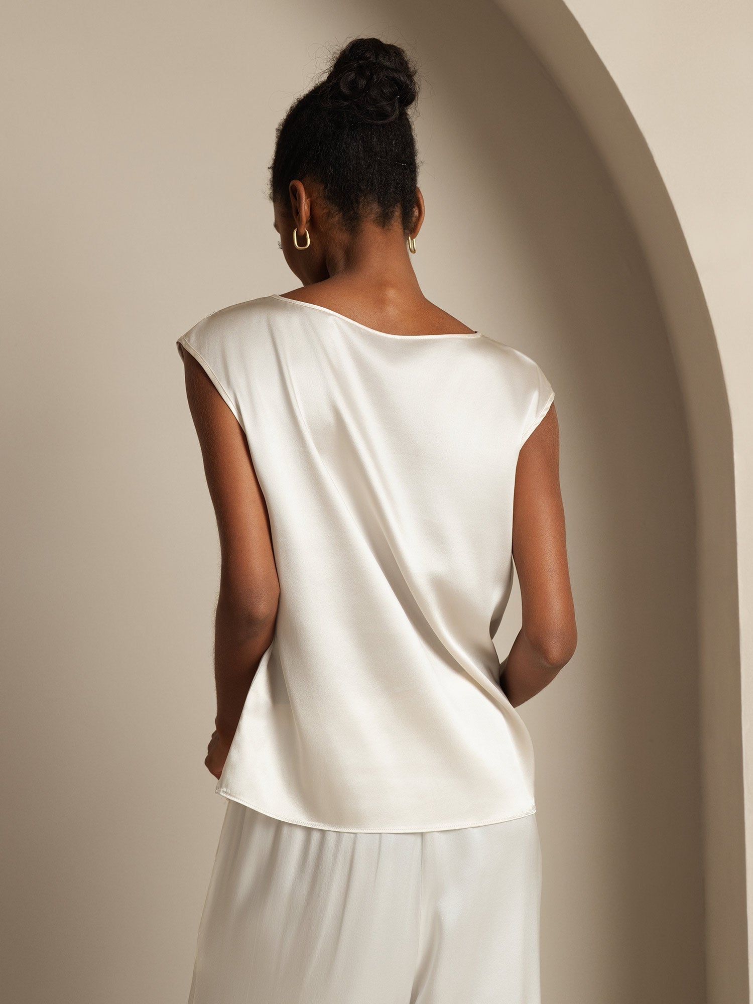 [Valkoinen] SilkSilky-FI Cap Sleeve Round Neck Naisten T-paita 002