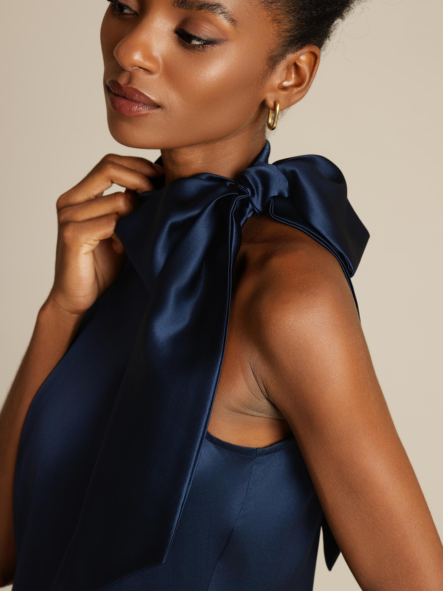 [Tummansininen] SilkSilky-FI 19Momme Dress 004,