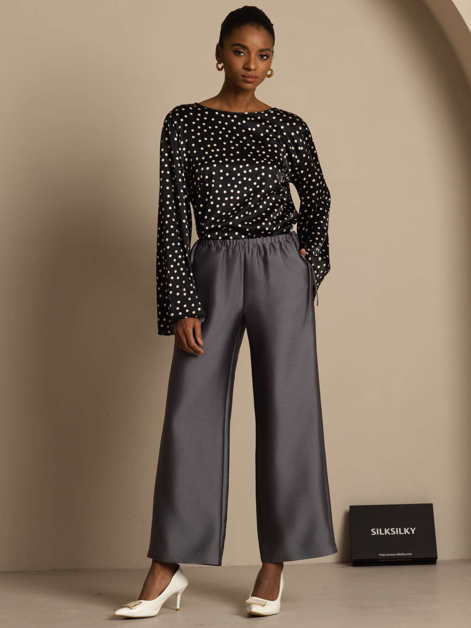 [Pilkkukuvio] SilkSilky-FI 19Momme Bell Sleeve Blouse 008