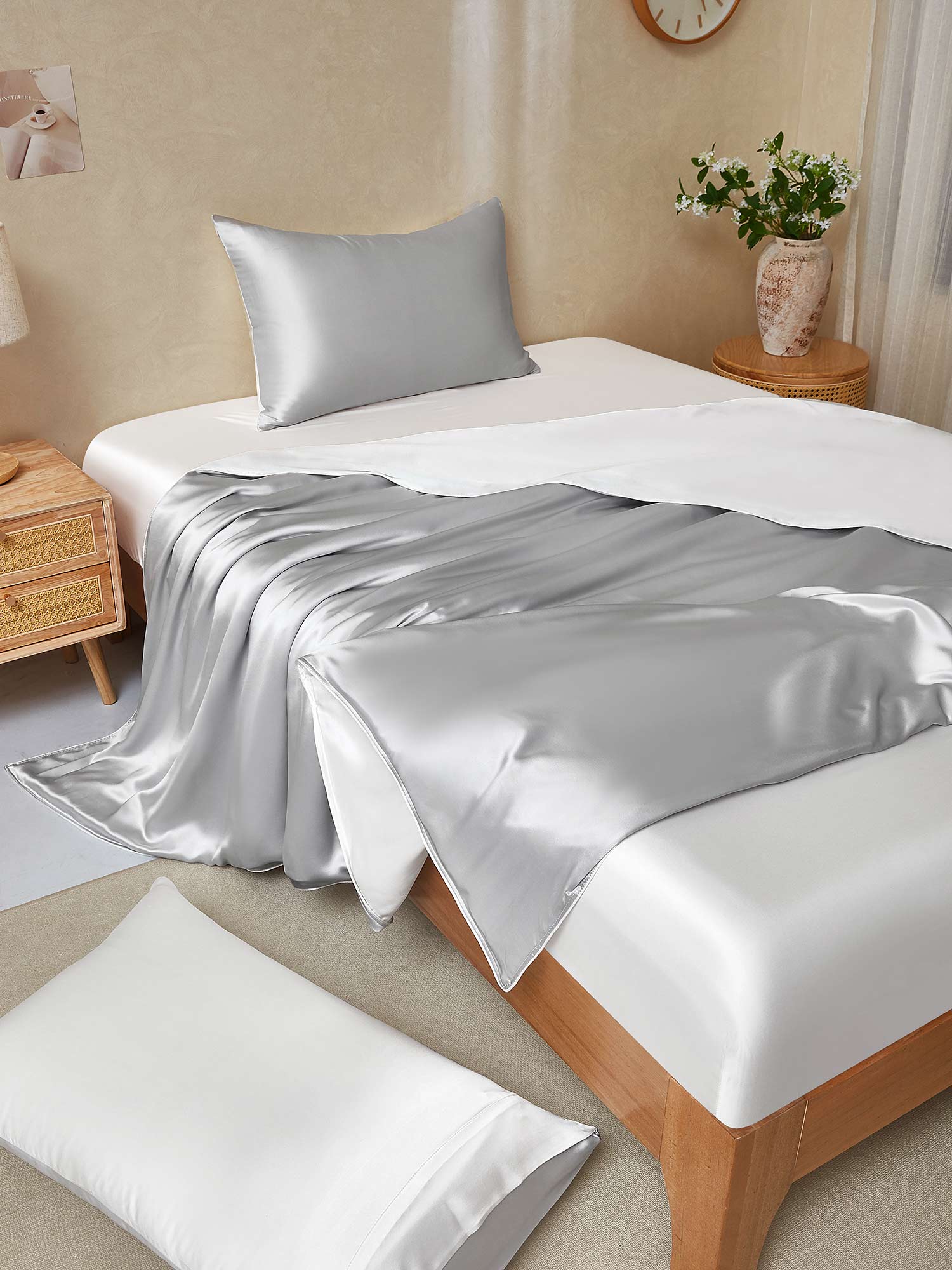 [VaaleanHarmaa+Valkoinen] SilkSilky-FI 19Momme Bedding Set 001,