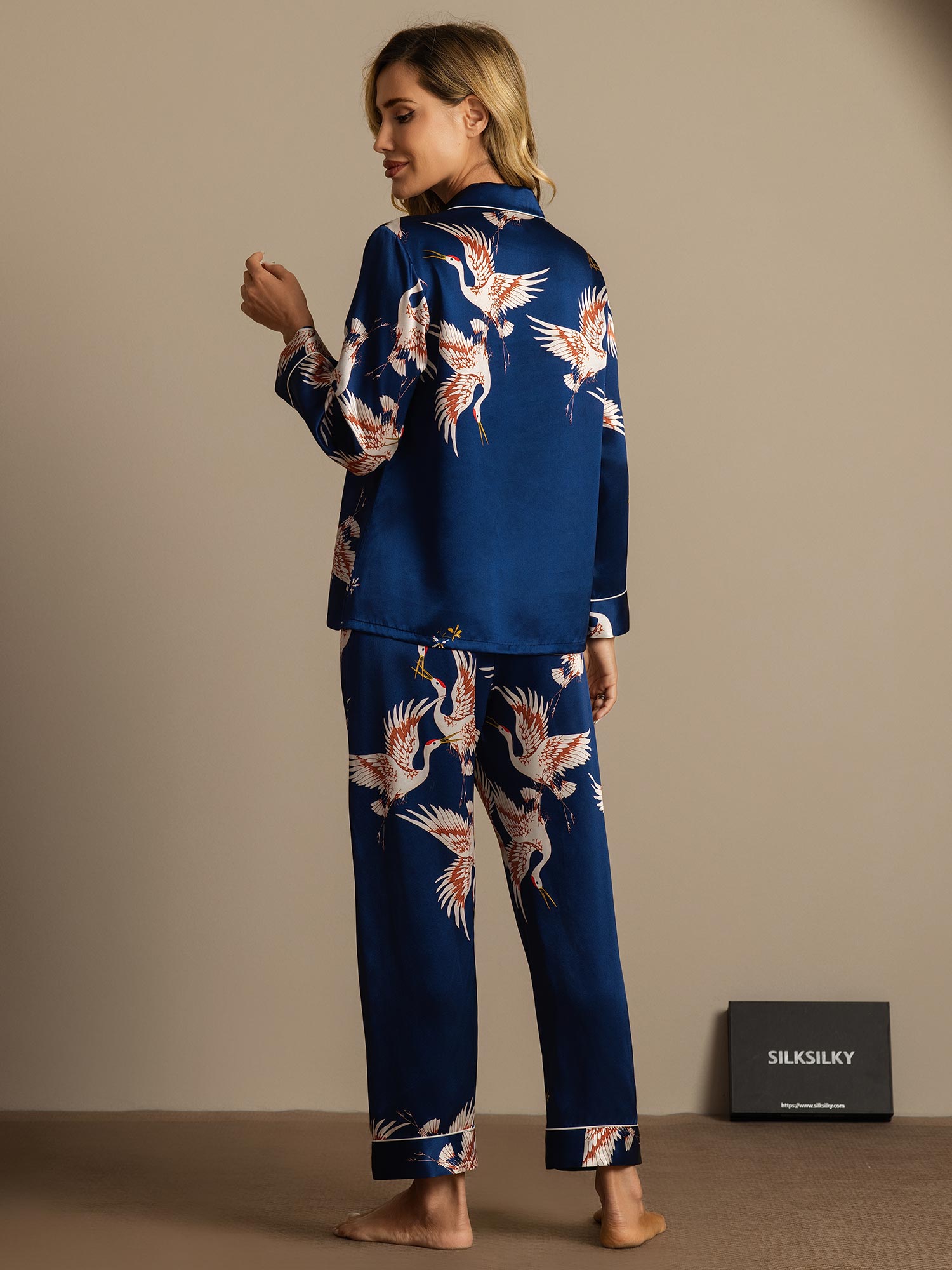 [Tummansininen] SilkSilky-FI 19Momme Womens Pajamas 002,