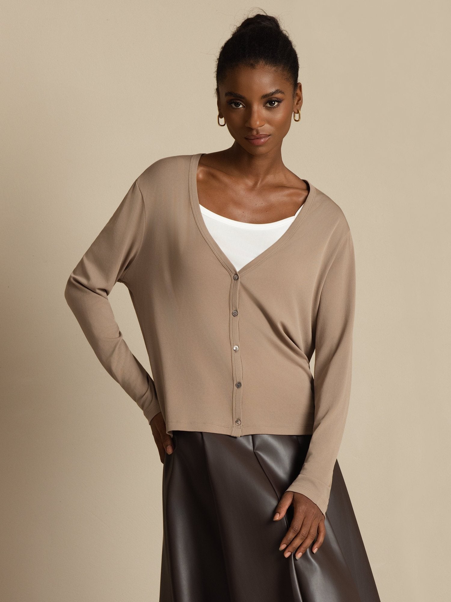 [Tan] SilkSilky-FI 19Momme Silkki Pitkähihainen V Pääntie Naisten Cardigan 001