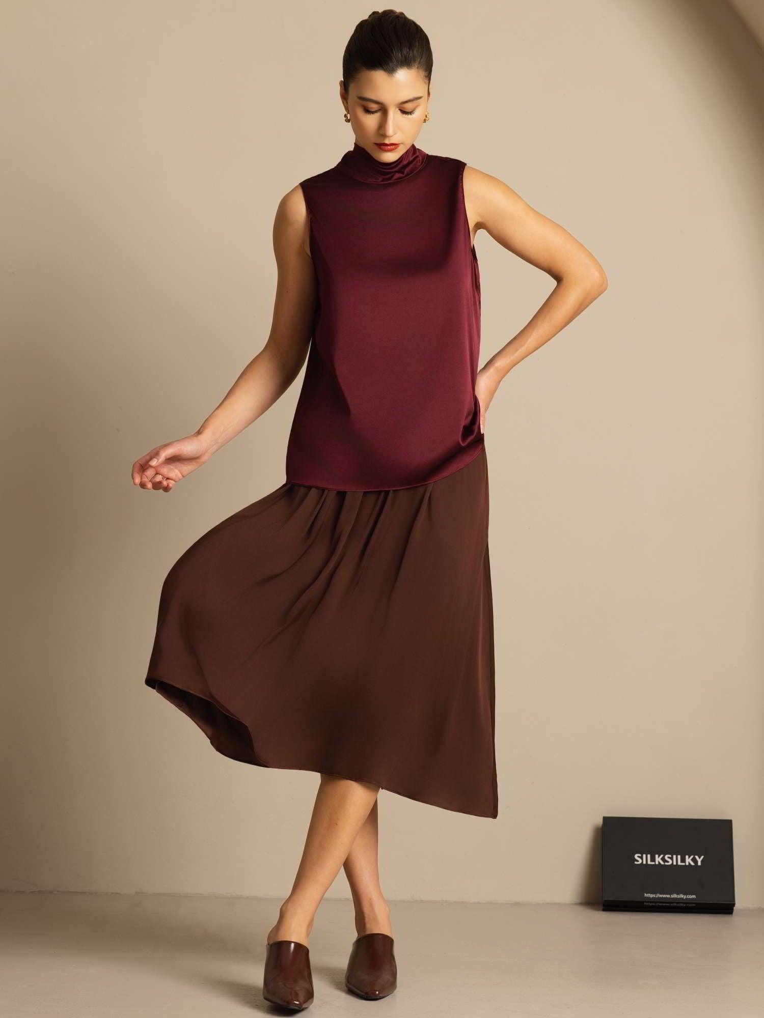 [Tummanpunainen] SilkSilky-FI 19Momme Blouse 010