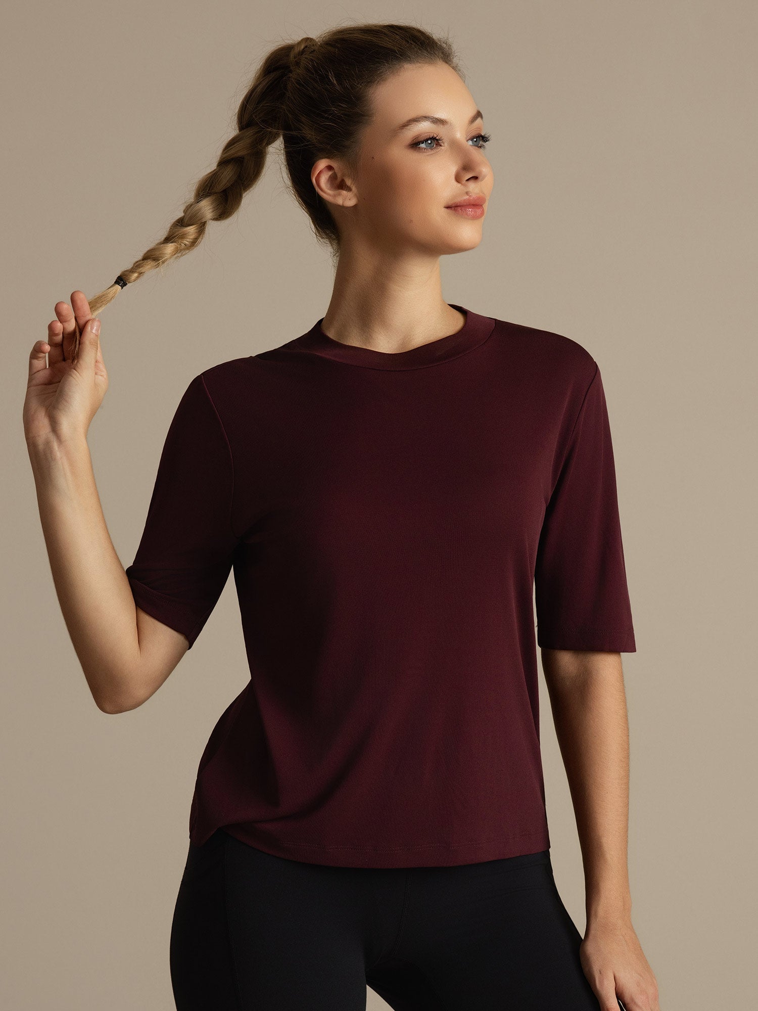 [Windsorviini] SilkSilky-FI Puolihiha Tiukka Crew Neck Naisten T-paita 001