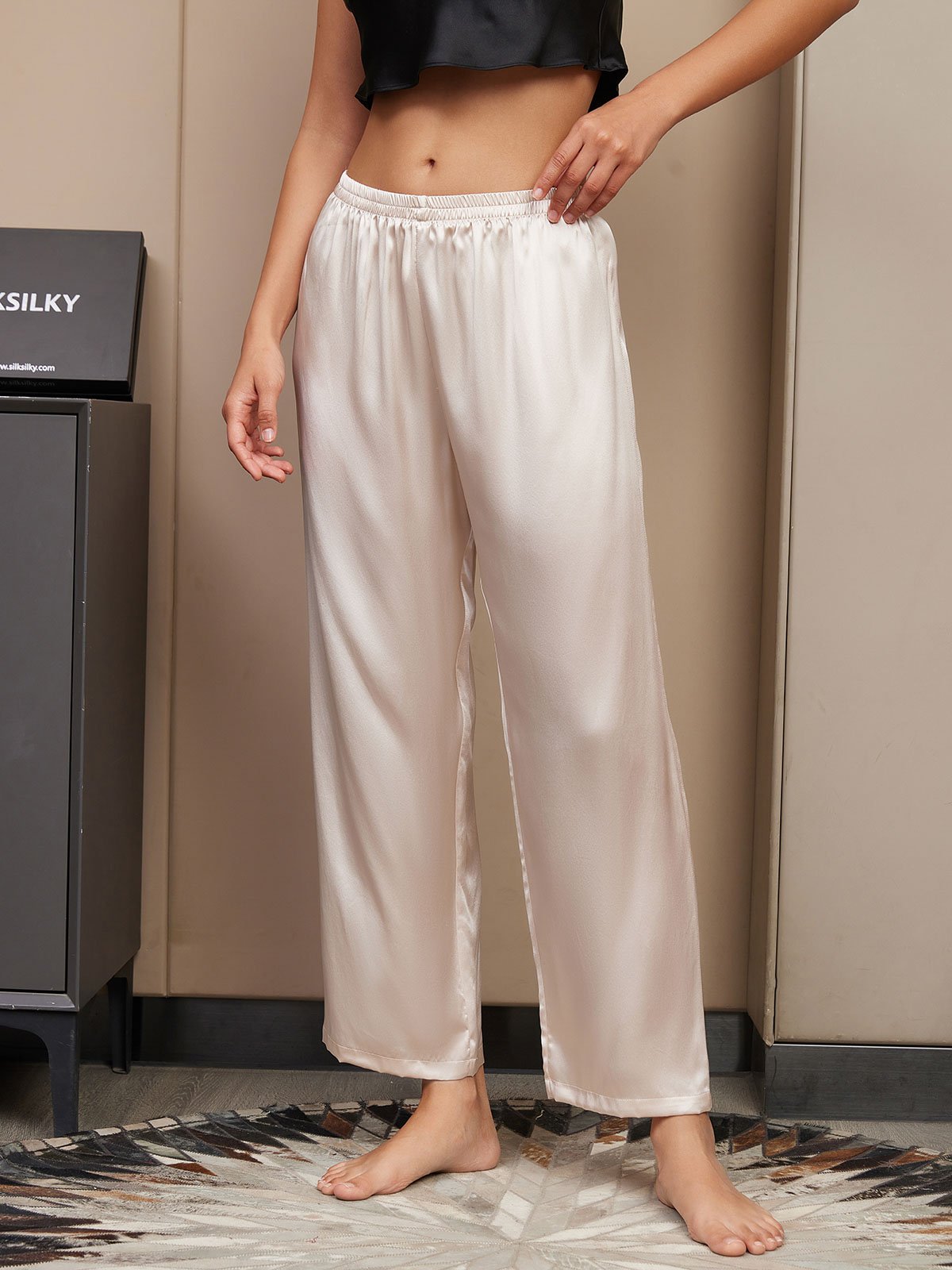 [Vaaleanbeige] SilkSilky-FI Womens Sleep Bottoms 004