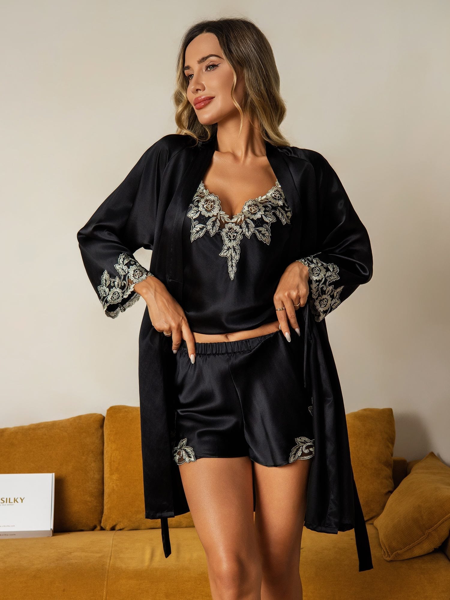 [Musta] SilkSilky-FI Nightgown&Robe Set 003