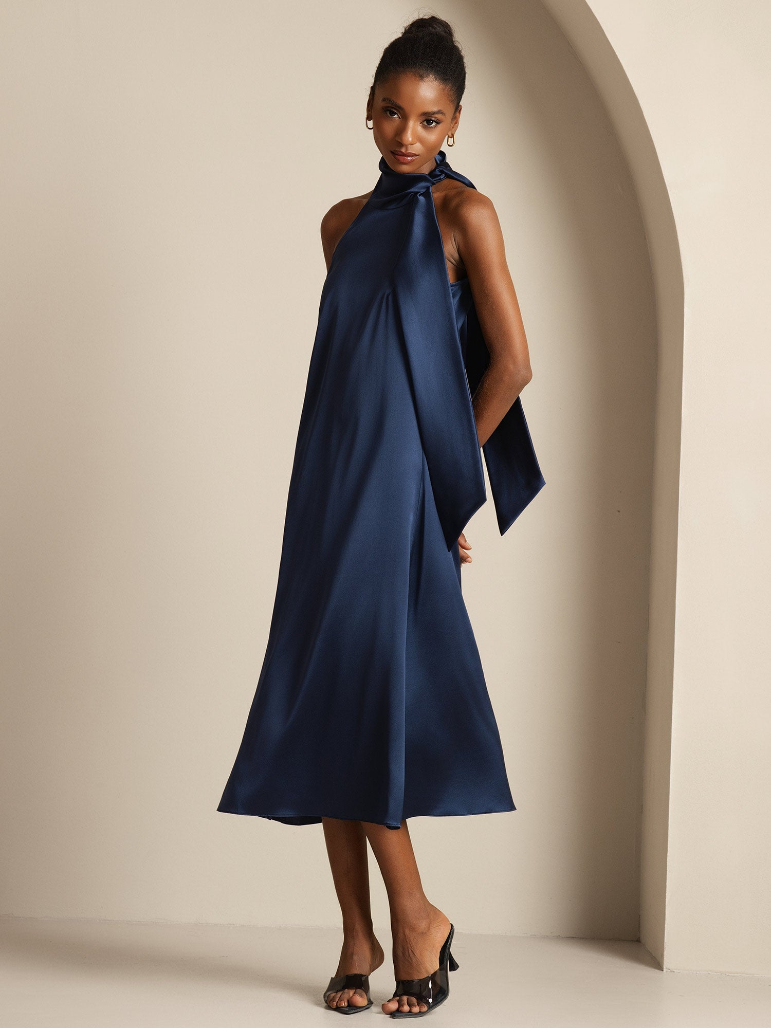 [Tummansininen] SilkSilky-FI 19Momme Dress 003,