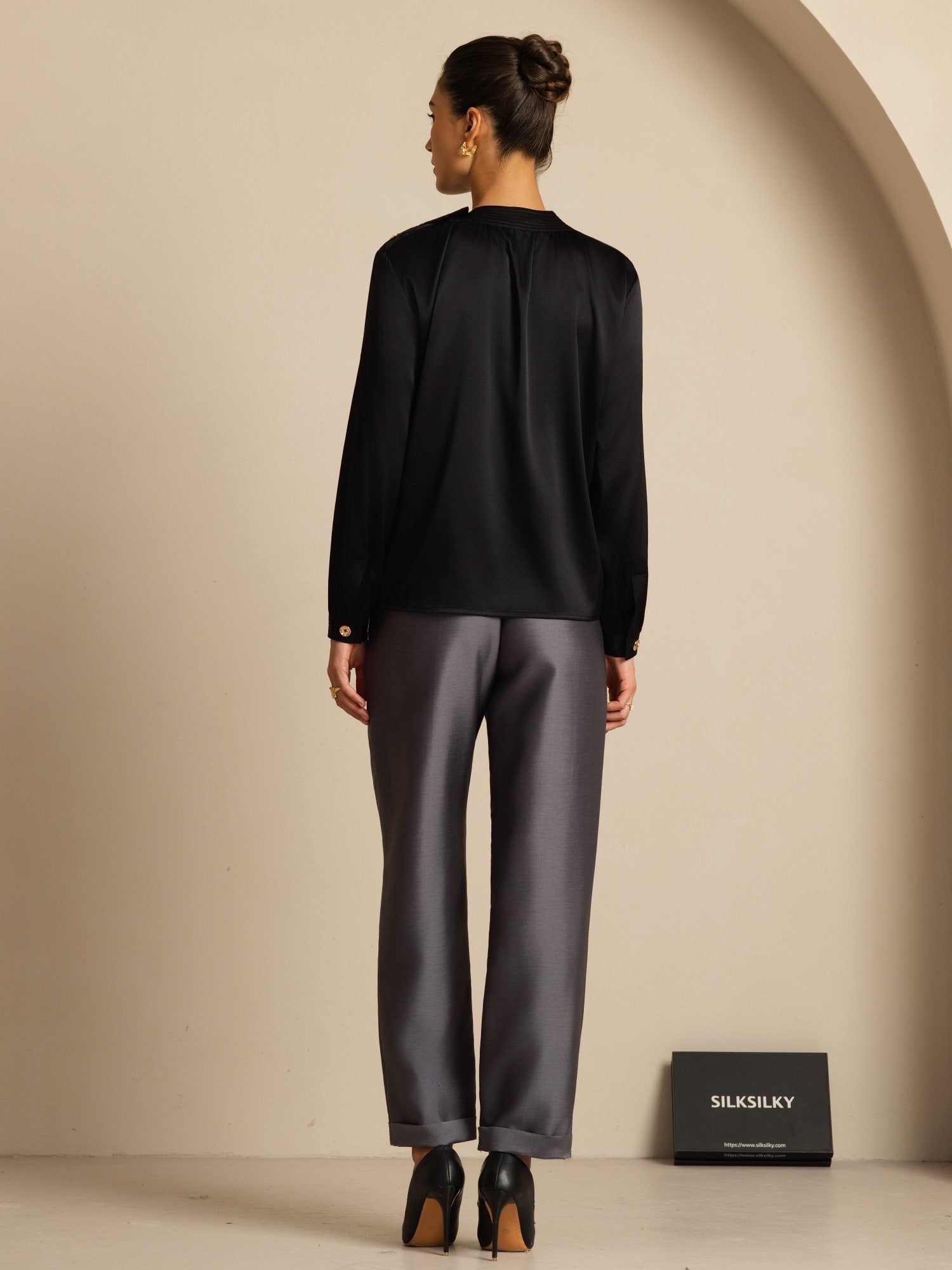 [Musta] SilkSilky-FI 19Momme Silkki Pitkähihainen Pyöreä Pääntie Pusero 002