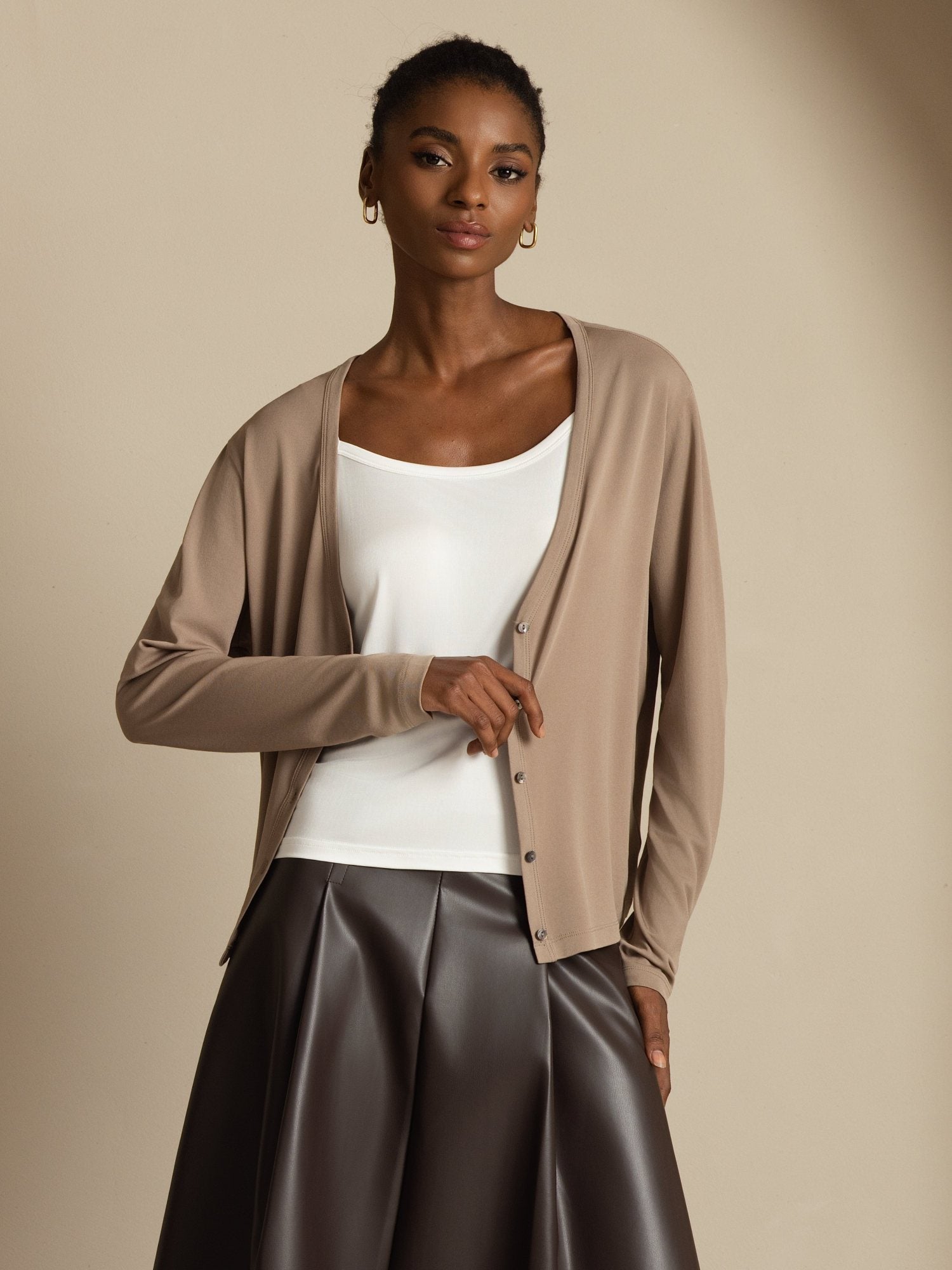 [Tan] SilkSilky-FI 19Momme Silkki Pitkähihainen V Pääntie Naisten Cardigan 004