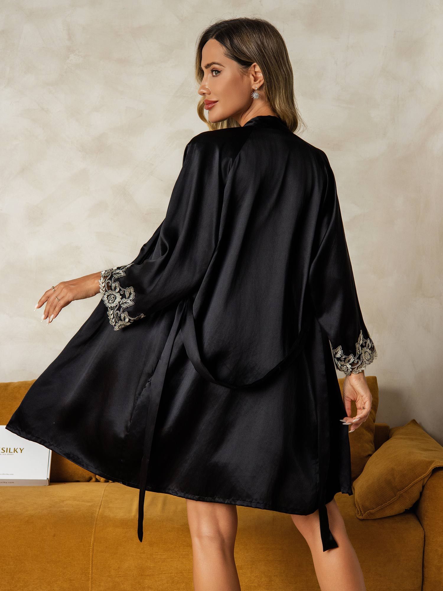 [Musta] SilkSilky-FI Nightgown&Robe Set 002