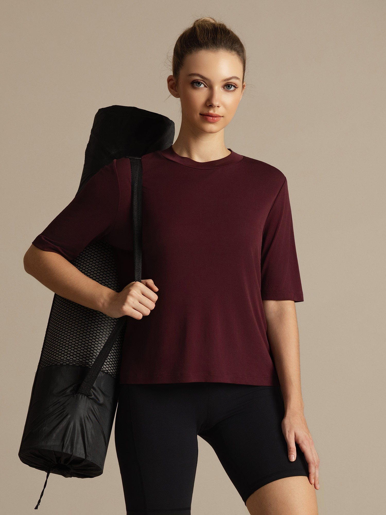 [Windsorviini] SilkSilky-FI Puolihiha Tiukka Crew Neck Naisten T-paita 004