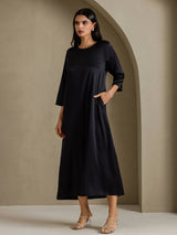 [Musta] SilkSilky-FI 3/4 Sleeve Round Neck Mekko 006