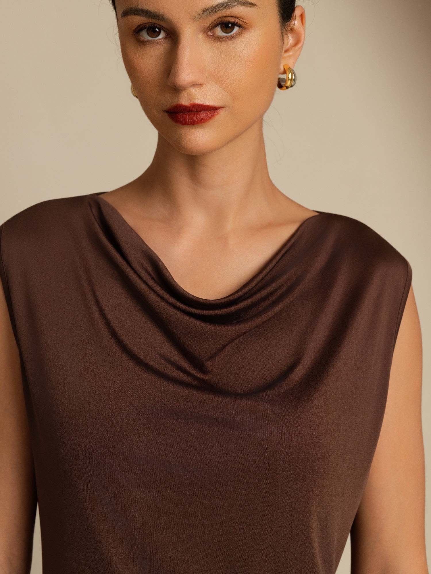 [Kahvi] SilkSilky-FI Silkki Hihaton Vesiputouspääntie Naisten T-paita 005