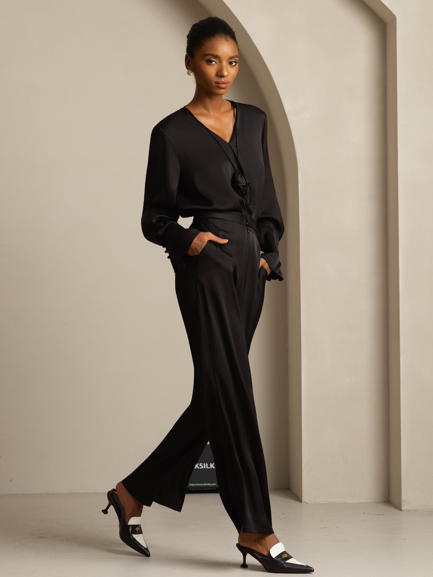 [Musta] SilkSilky-FI 19Momme Silkki Pitkähihainen V Pääntie Pusero 008