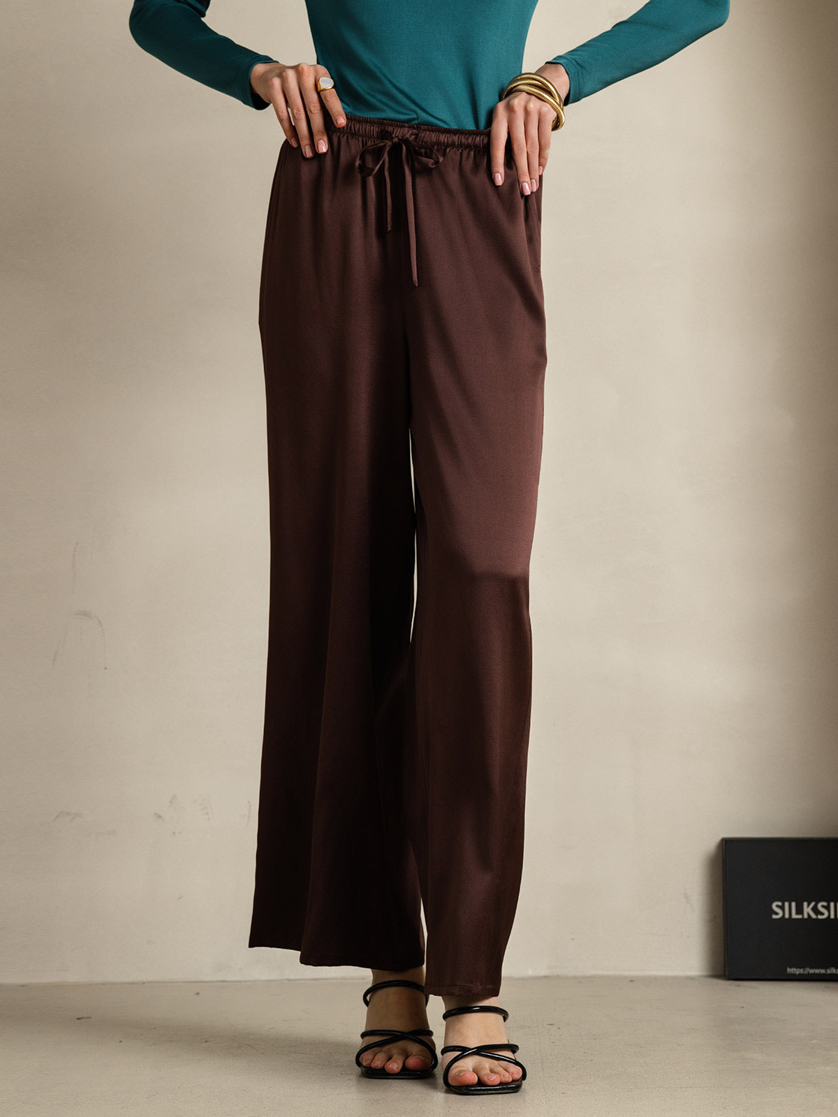 [Kahvi] SilkSilky-FI Womens Pants 001