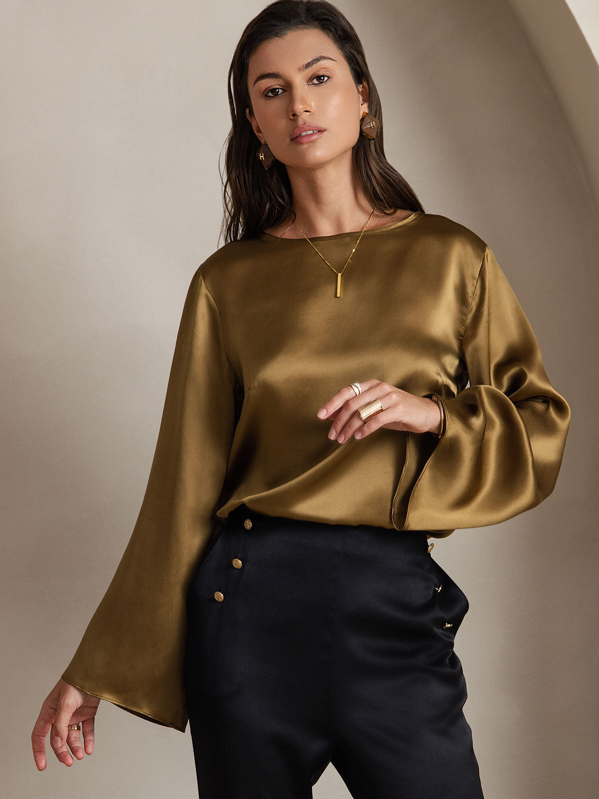 [Ruskea] SilkSilky-FI 19Momme Bell Sleeve Blouse 001