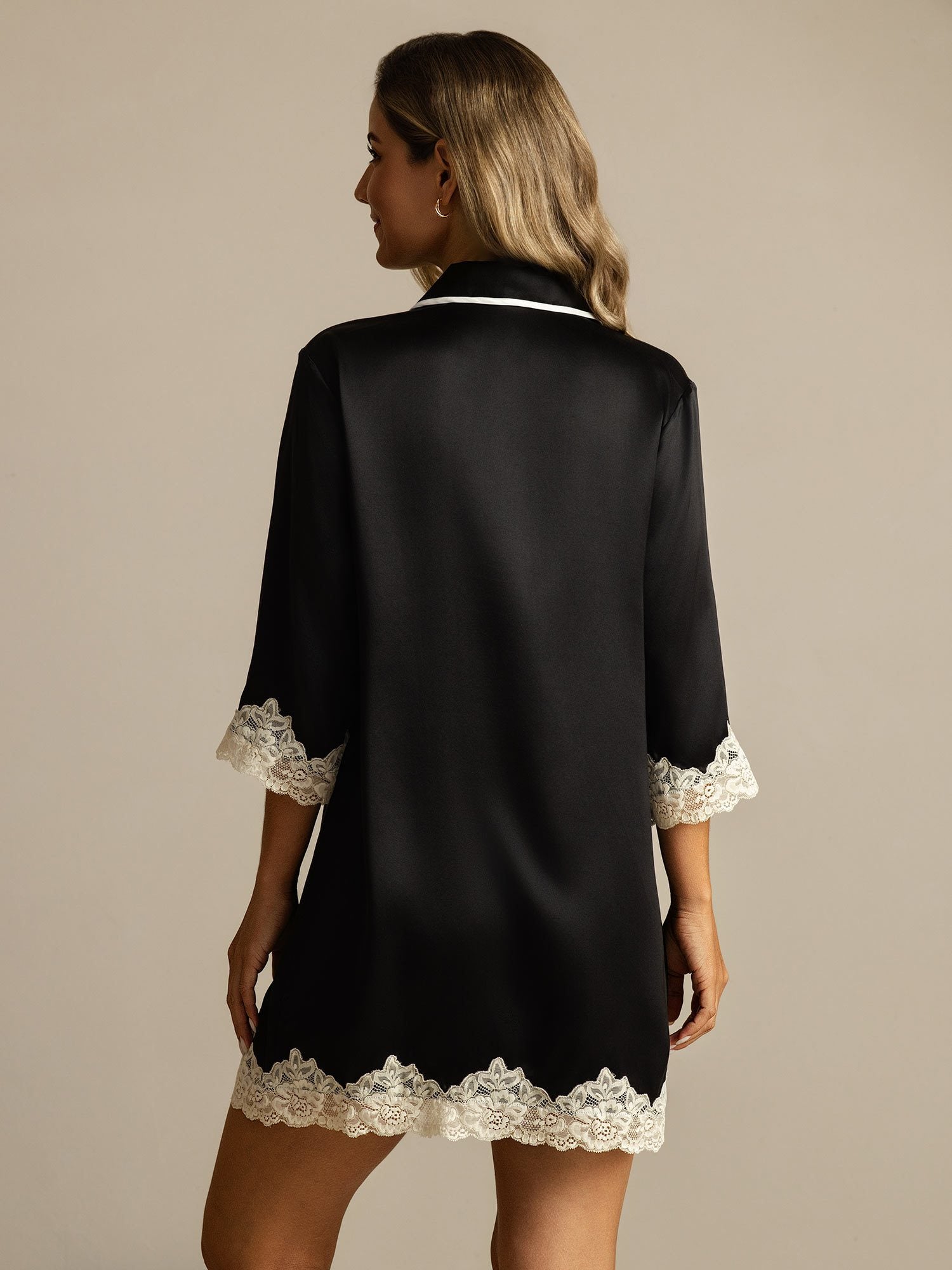 [Musta] SilkSilky-FI Nightshirt 002