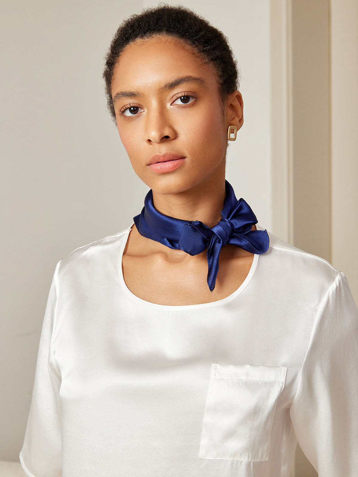 [Tummansininen] SilkSilky-FI Scarf 002