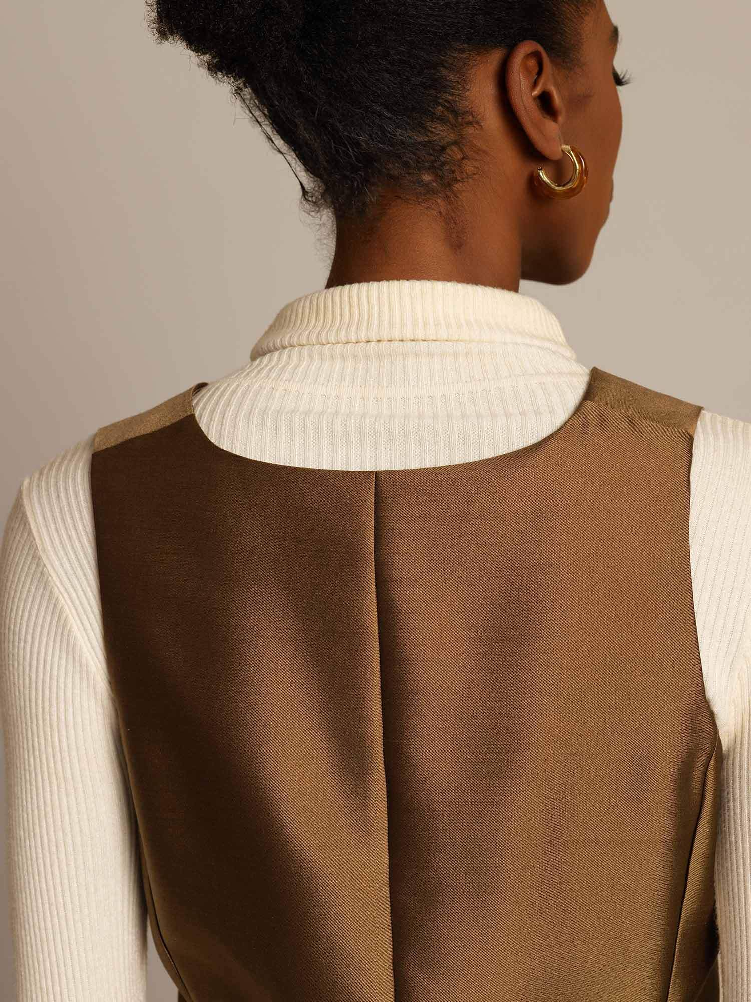 [Pronssi] SilkSilky-FI 32Momme Silk-Wool Blend Womens Vest 005,