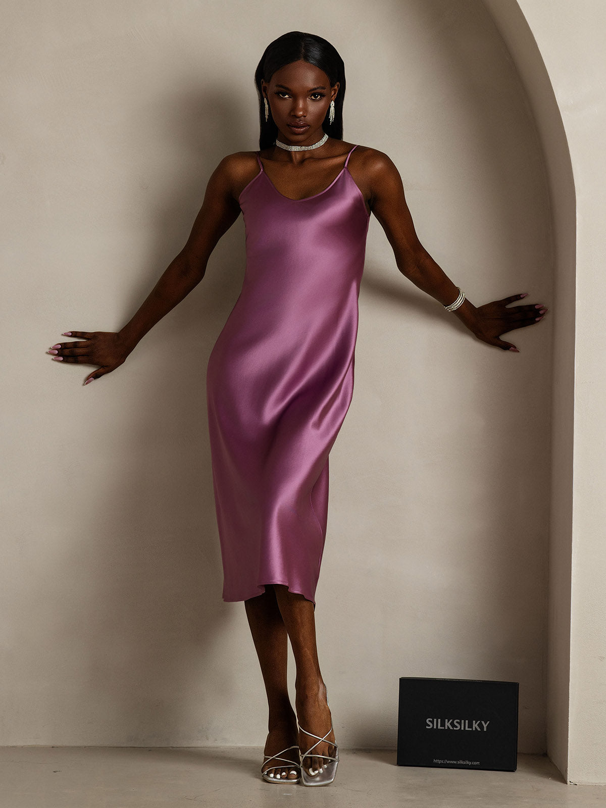 [Tumma Violetti] SilkSilky-FI Pure Silk Sleeveless Round Neck Yöpaita 004