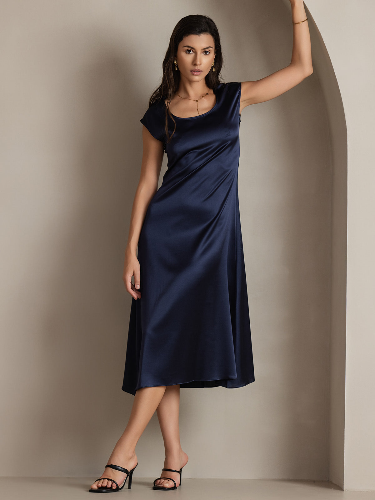[Tummansininen] SilkSilky-FI 19Momme Dress 003