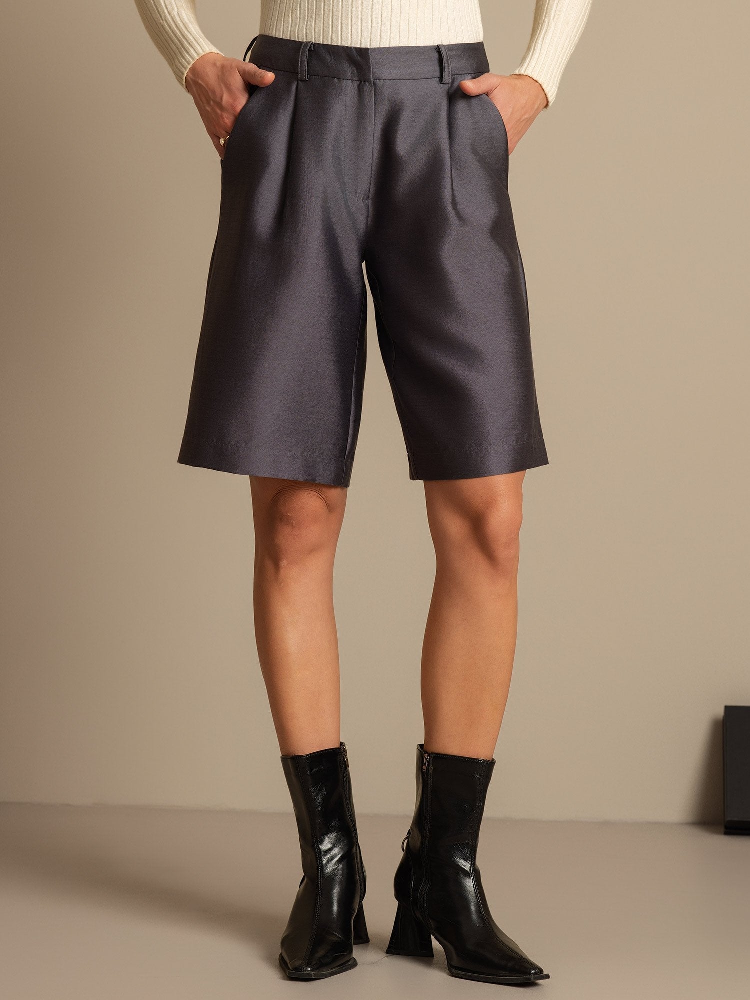 [Harmaa] SilkSilky-FI 32Momme Silk-Wool Blend Womens Shorts 001,