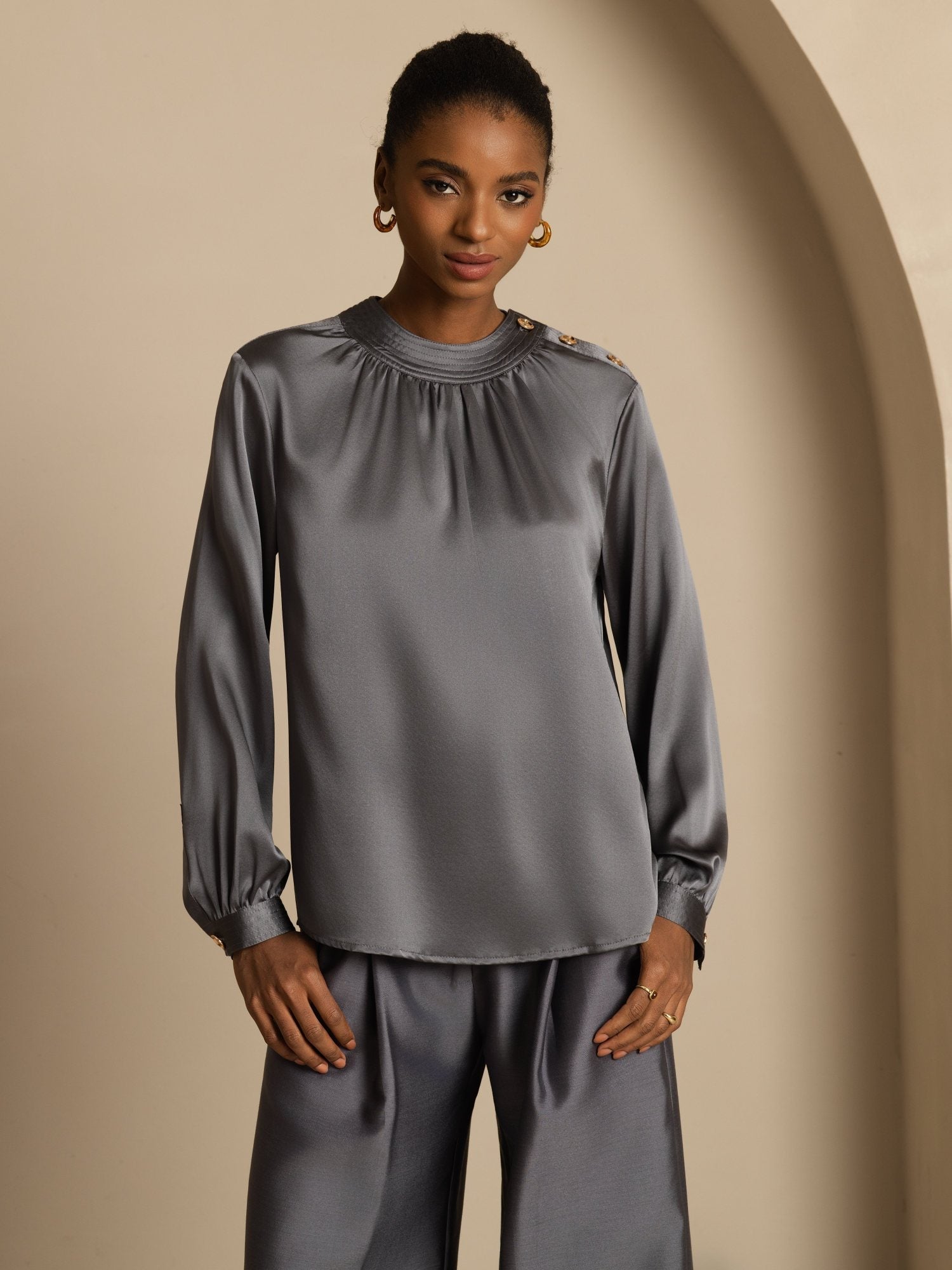 [TummanHarmaa] SilkSilky-FI 19Momme Silkki Pitkähihainen Pyöreä Pääntie Pusero 001