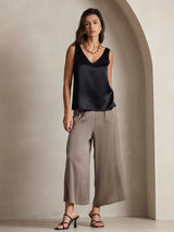 [Musta] SilkSilky-FI Sleeveless V Neck Camisole Top 001