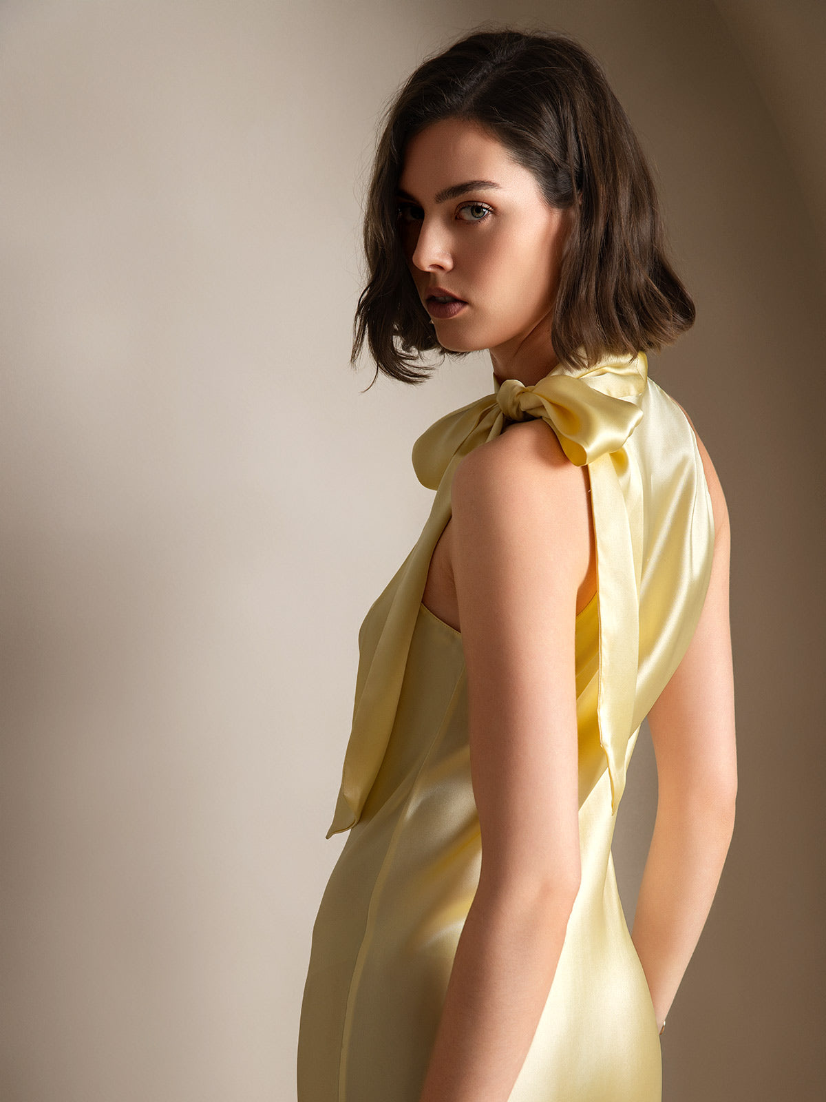 [Vaaleankeltainen] SilkSilky-FI 19Momme Dress 002