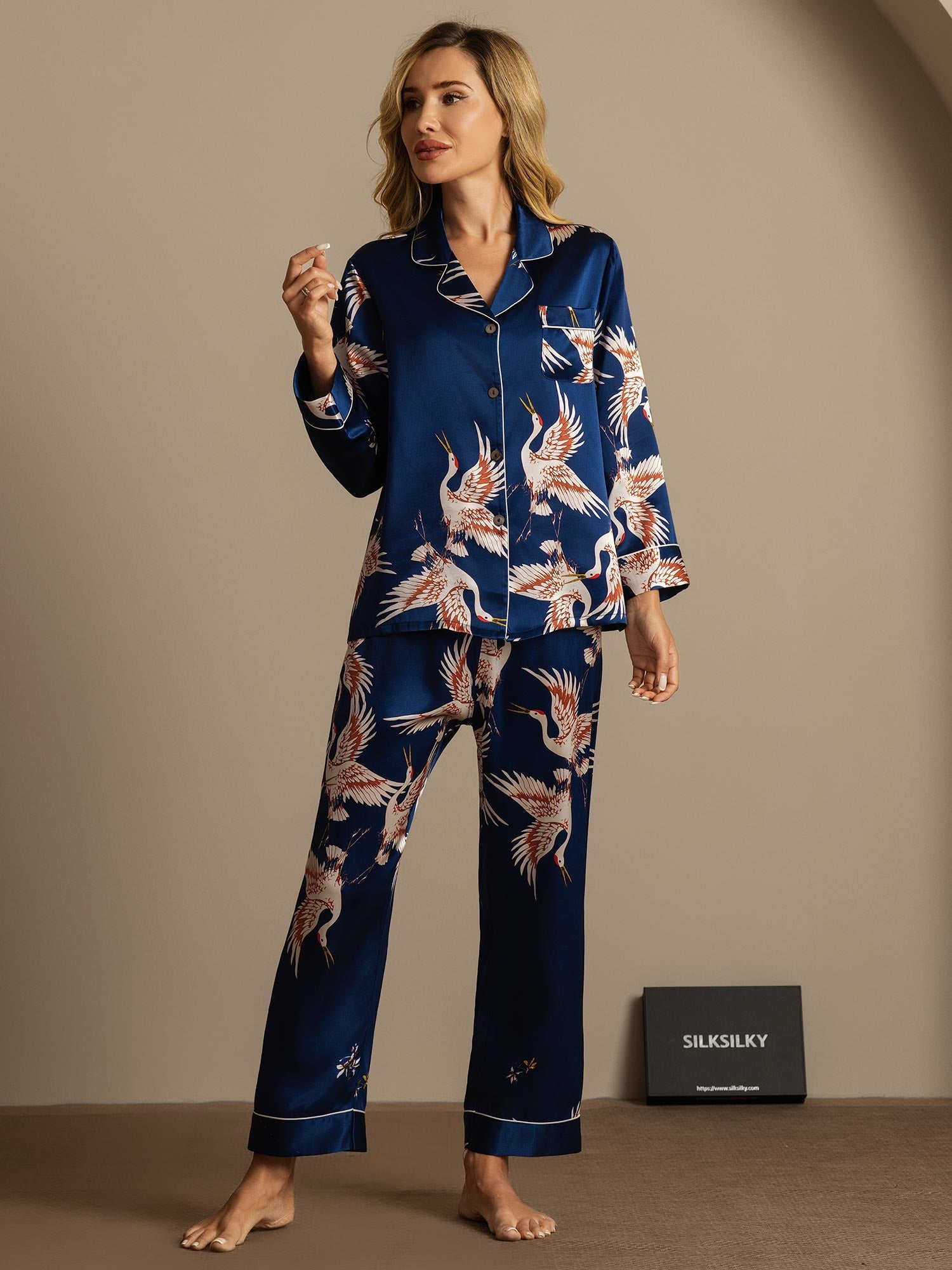 [Tummansininen] SilkSilky-FI 19Momme Womens Pajamas 003,