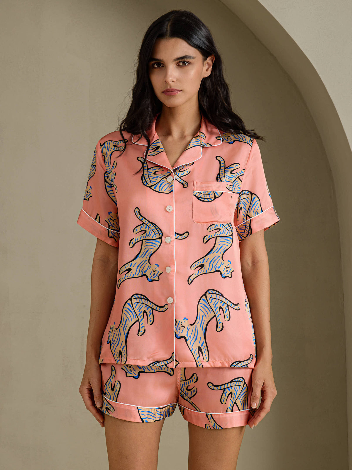 [Vaaleanpunainen Kissa] SilkSilky-FI Short Sleeve Lapel Collar Naisten Pyjamat 001